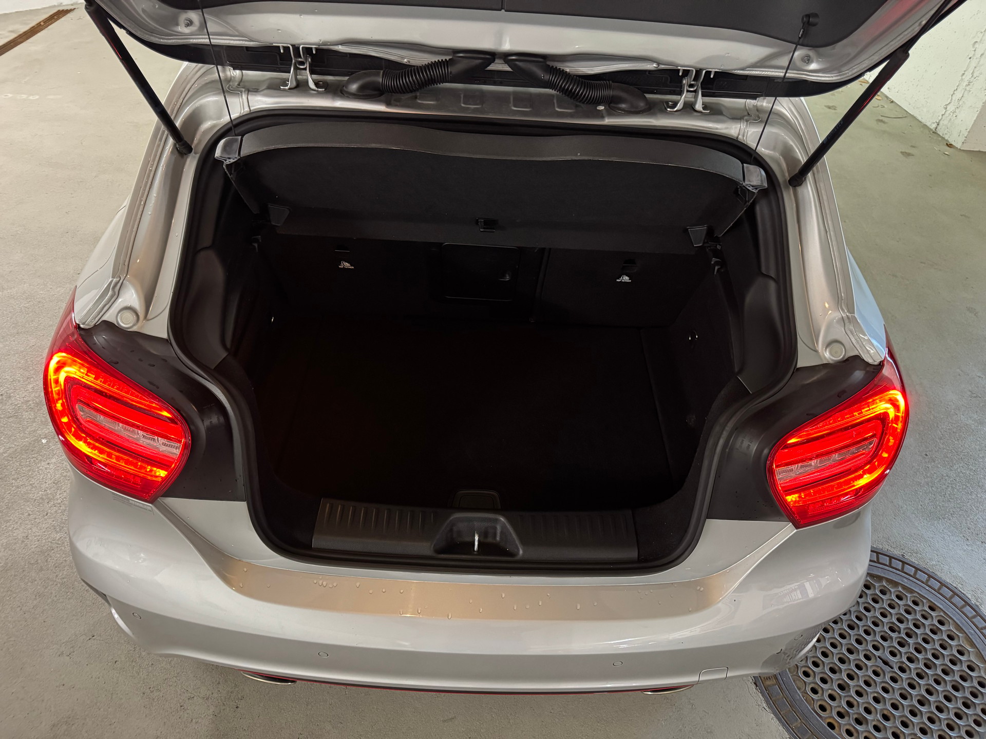 MERCEDES-BENZ A 250 Sport 7G-DCT AMG-Line-image-7