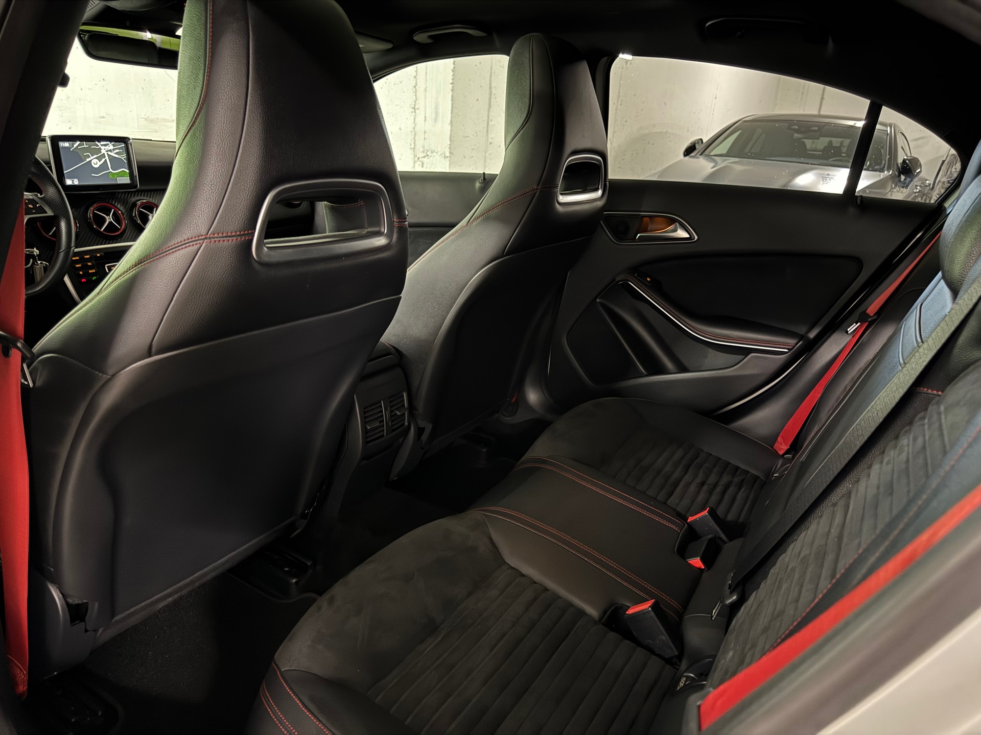 MERCEDES-BENZ A 250 Sport 7G-DCT AMG-Line-image-12