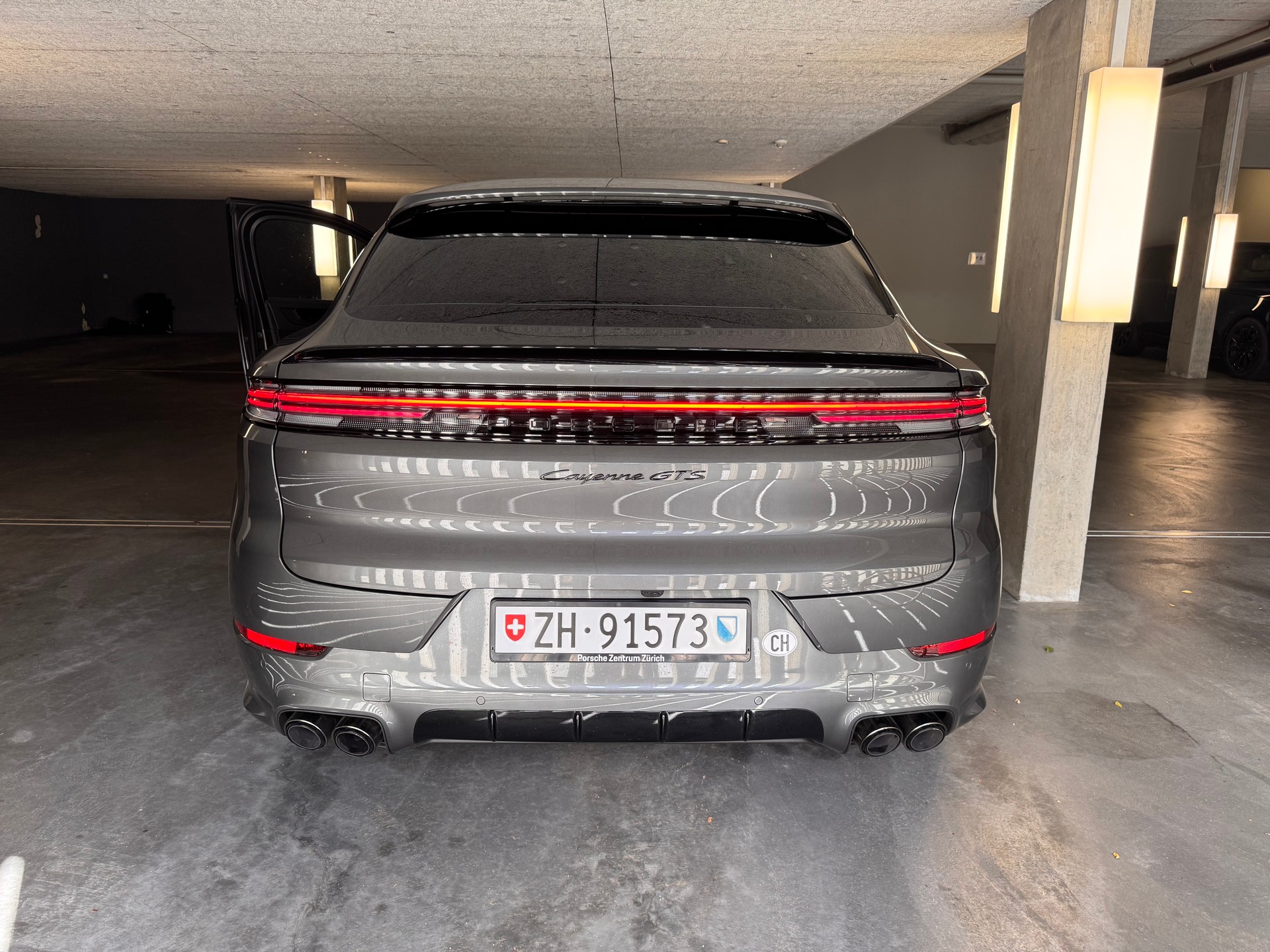 PORSCHE Cayenne Coupé GTS 4.0 V8-image-5