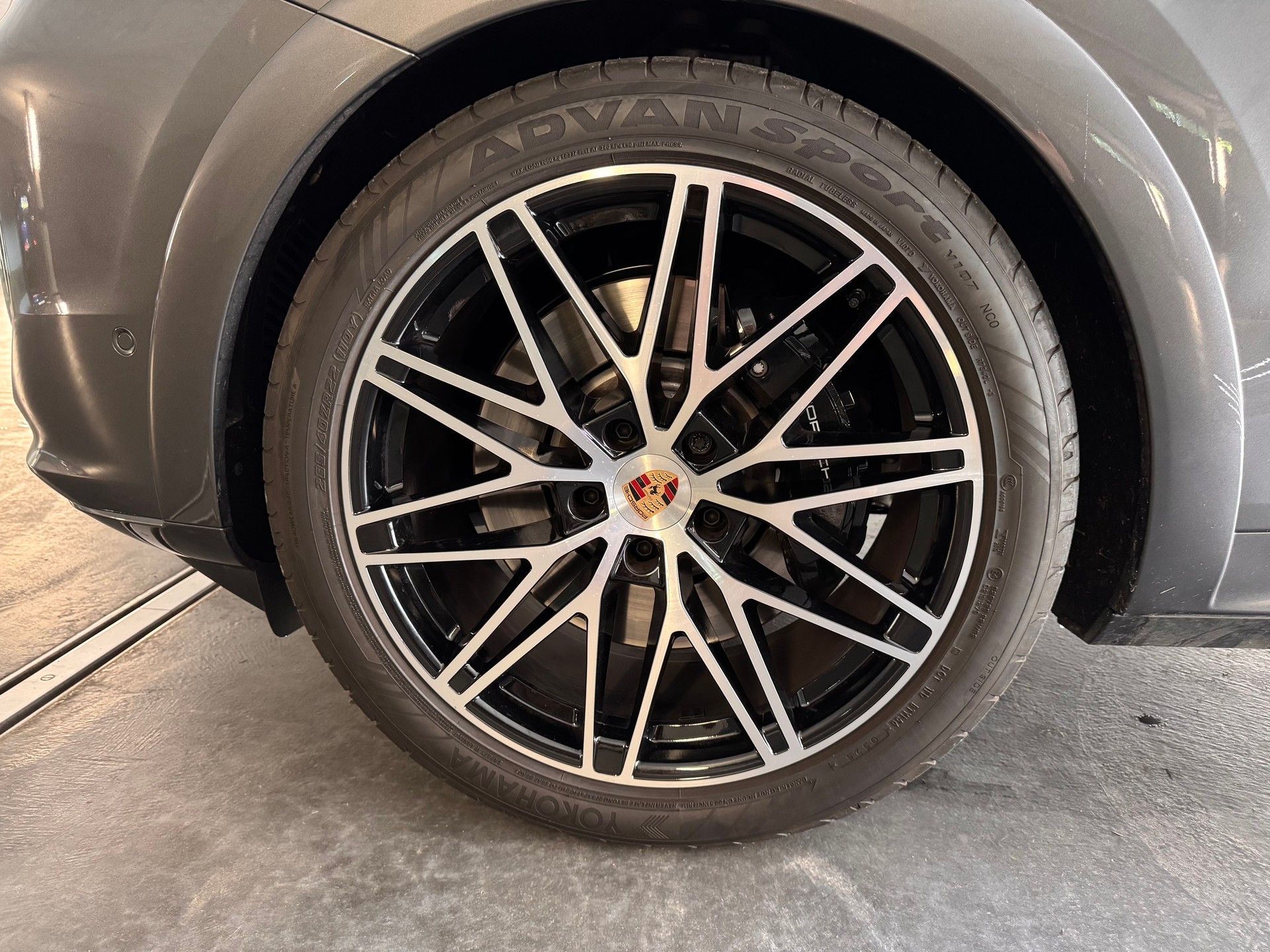 PORSCHE Cayenne Coupé GTS 4.0 V8-image-9