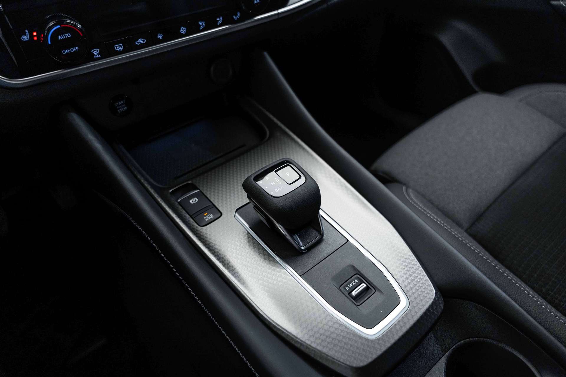 NISSAN Qashqai 1.3 DIG-T MHEV N-Connecta Xtronic-Automat-image-25