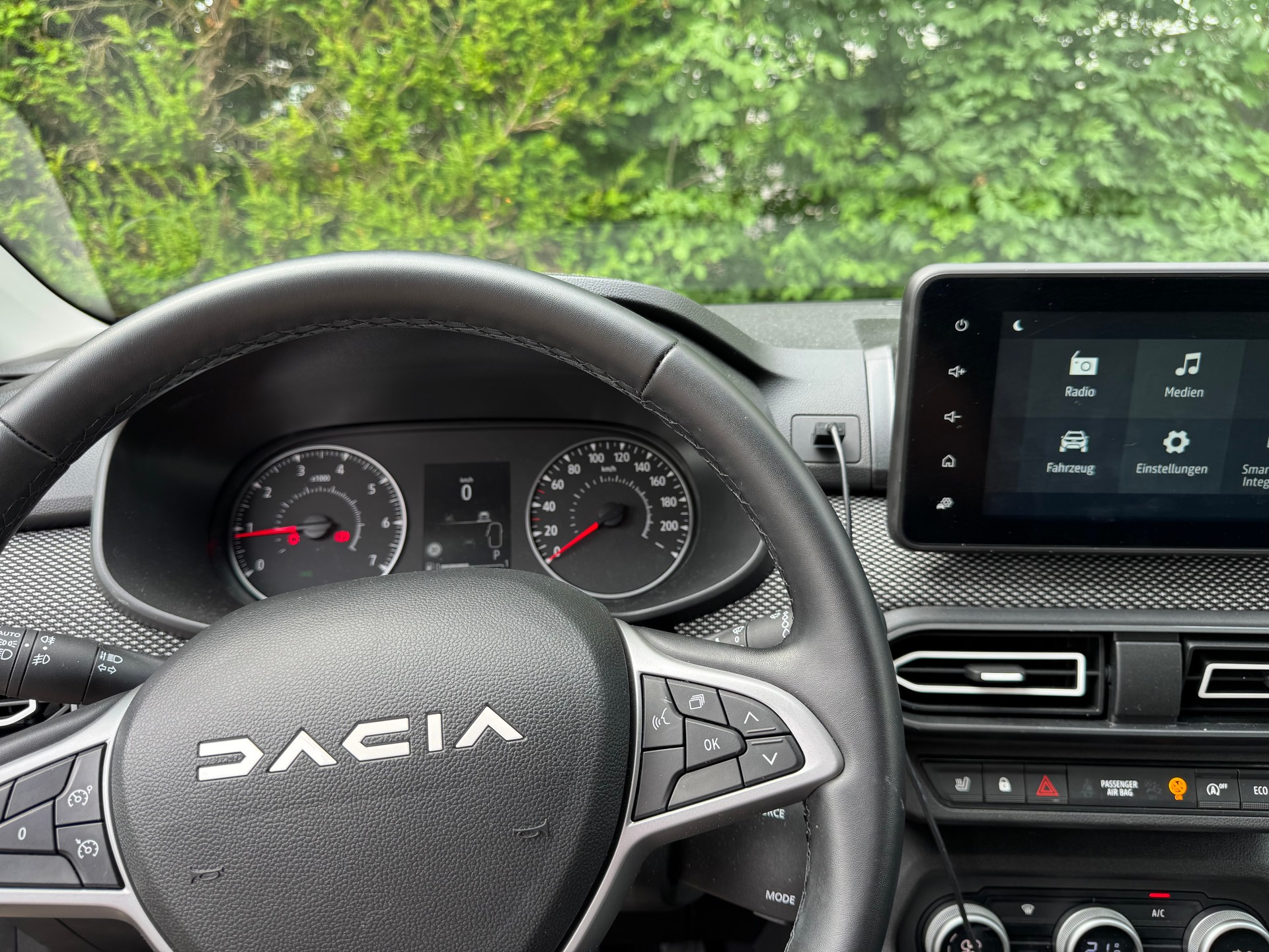 DACIA 1.0 TCe Journey-image-5