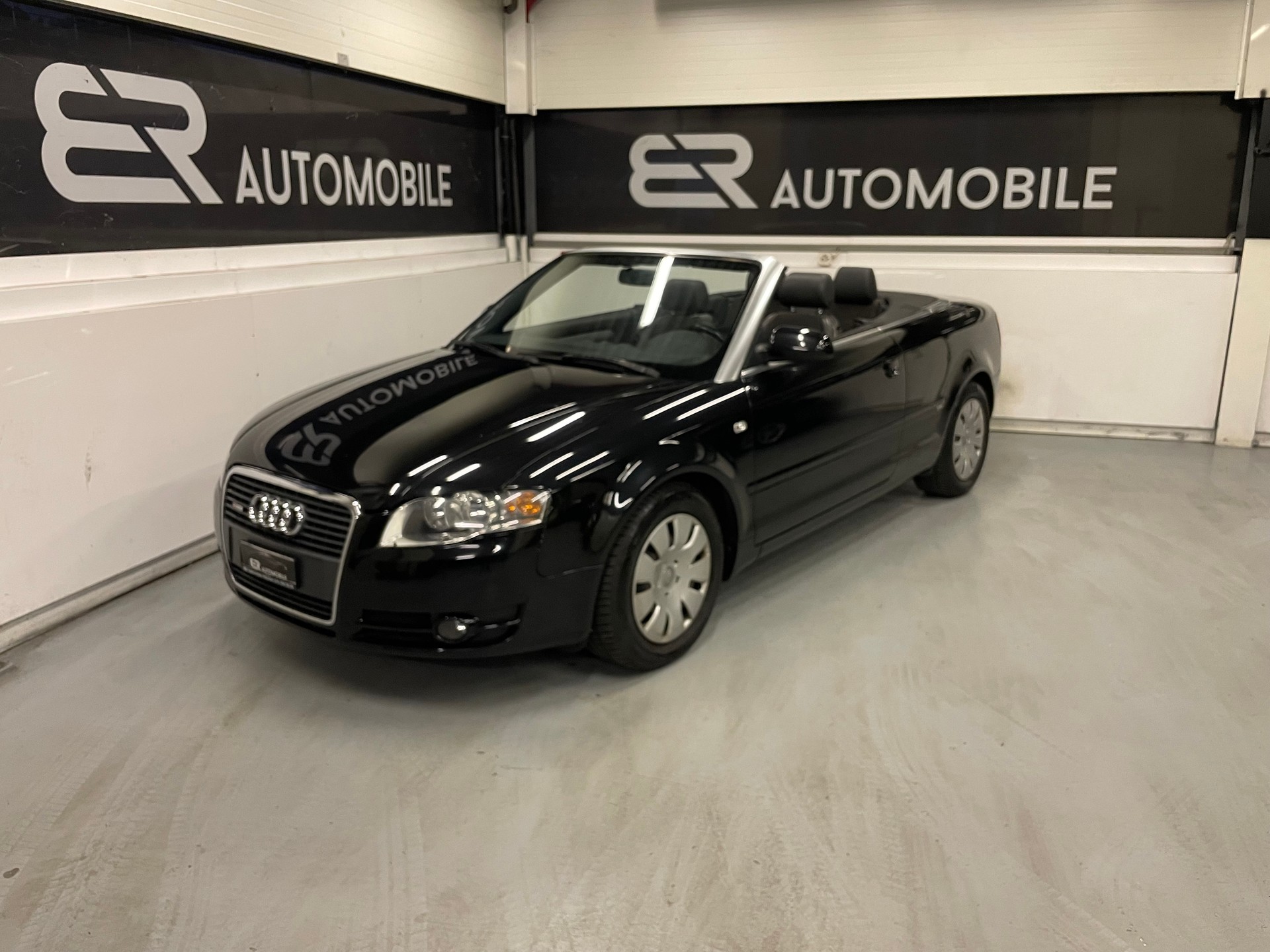 AUDI A4 Cabriolet 2.0T FSI-image-0