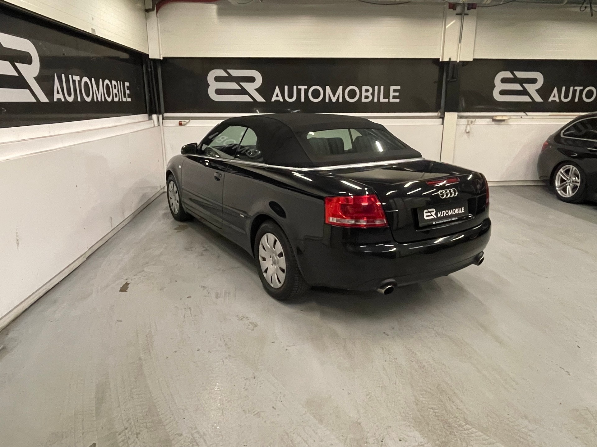 AUDI A4 Cabriolet 2.0T FSI-image-5