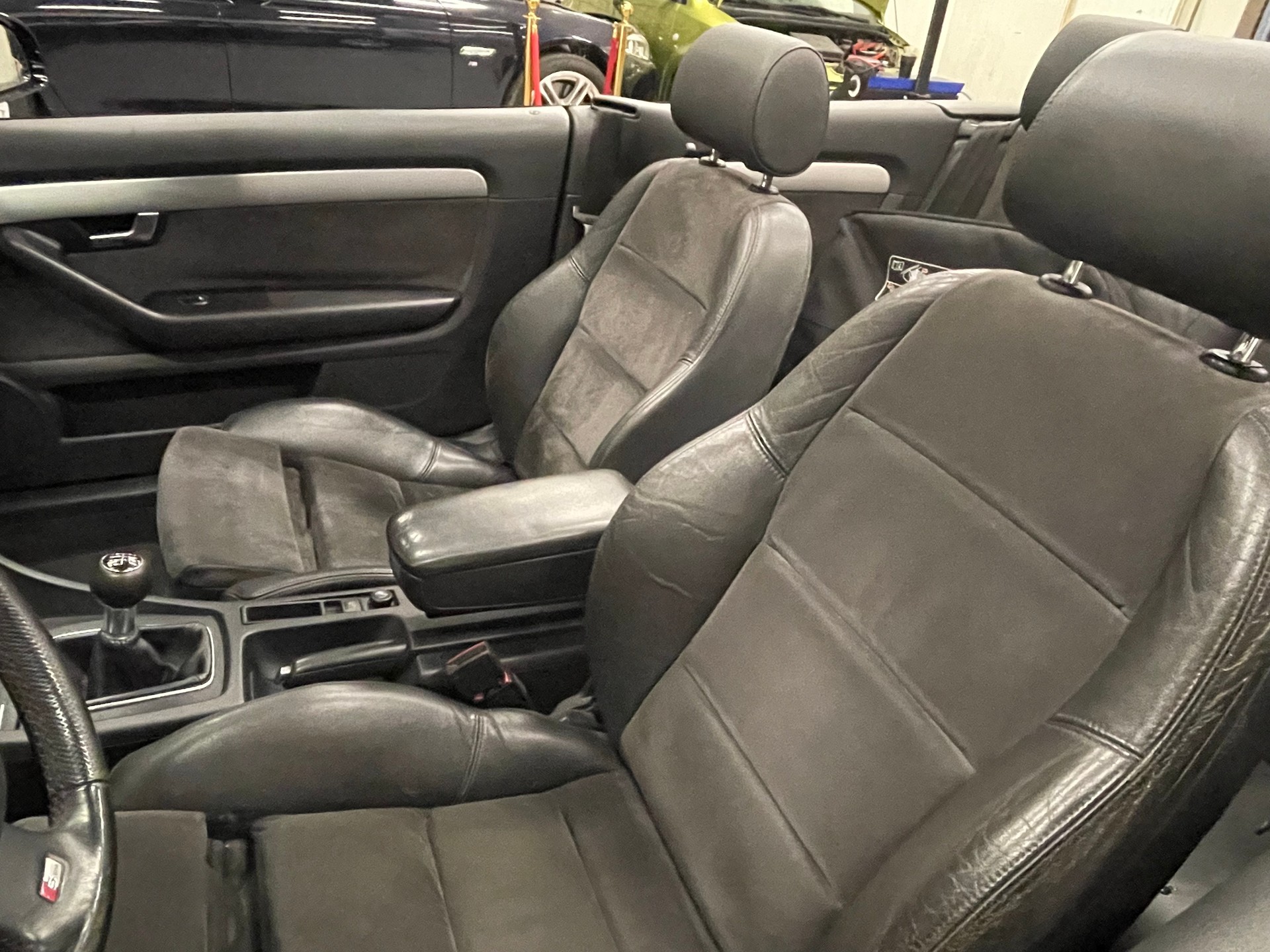 AUDI A4 Cabriolet 2.0T FSI-image-12