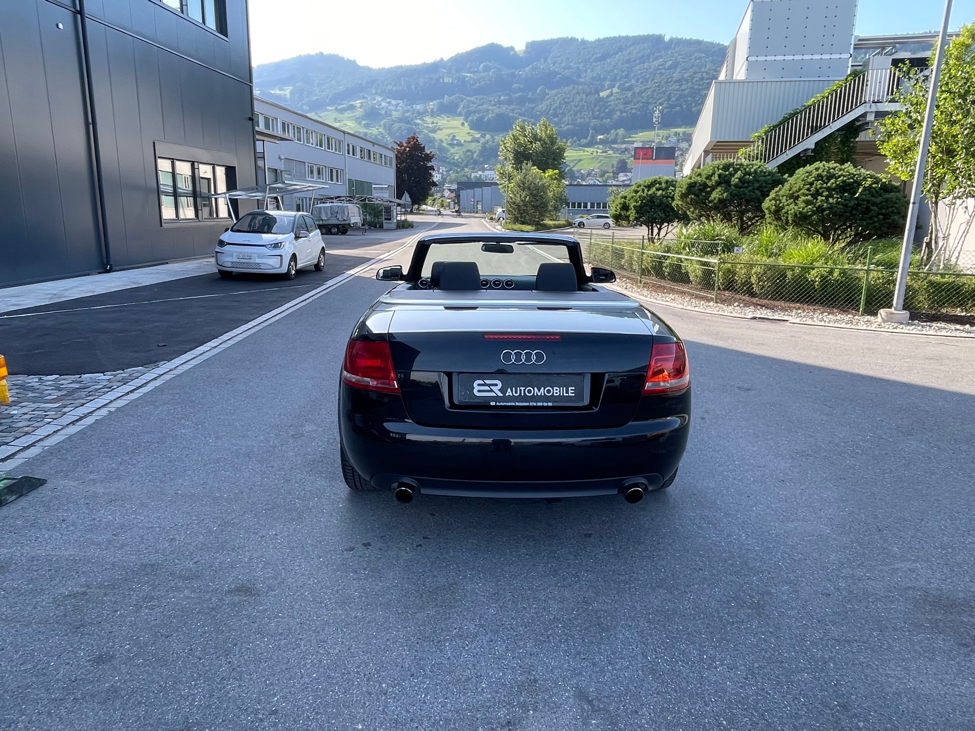 AUDI A4 Cabriolet 2.0T FSI-image-7