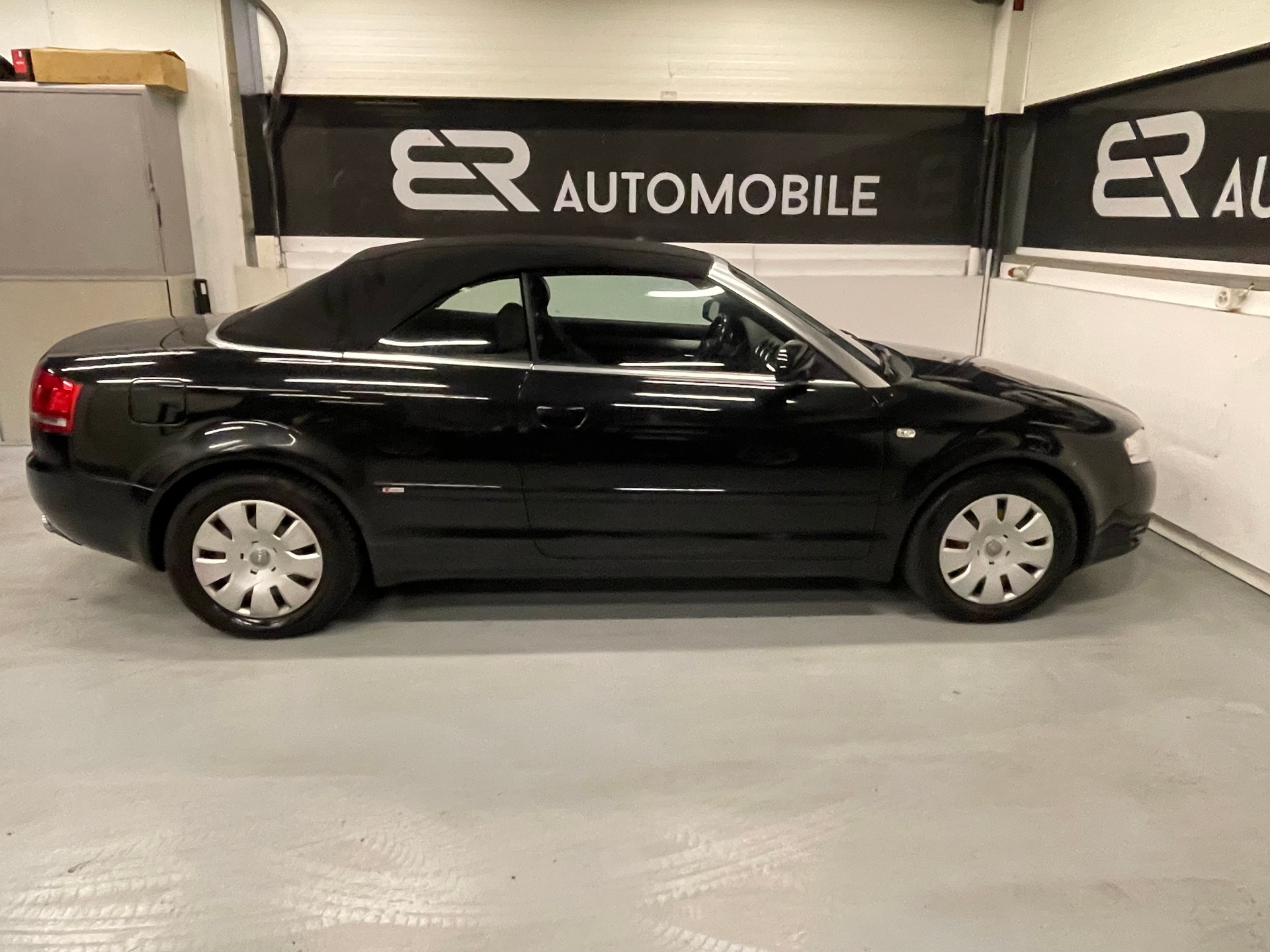 AUDI A4 Cabriolet 2.0T FSI-image-7