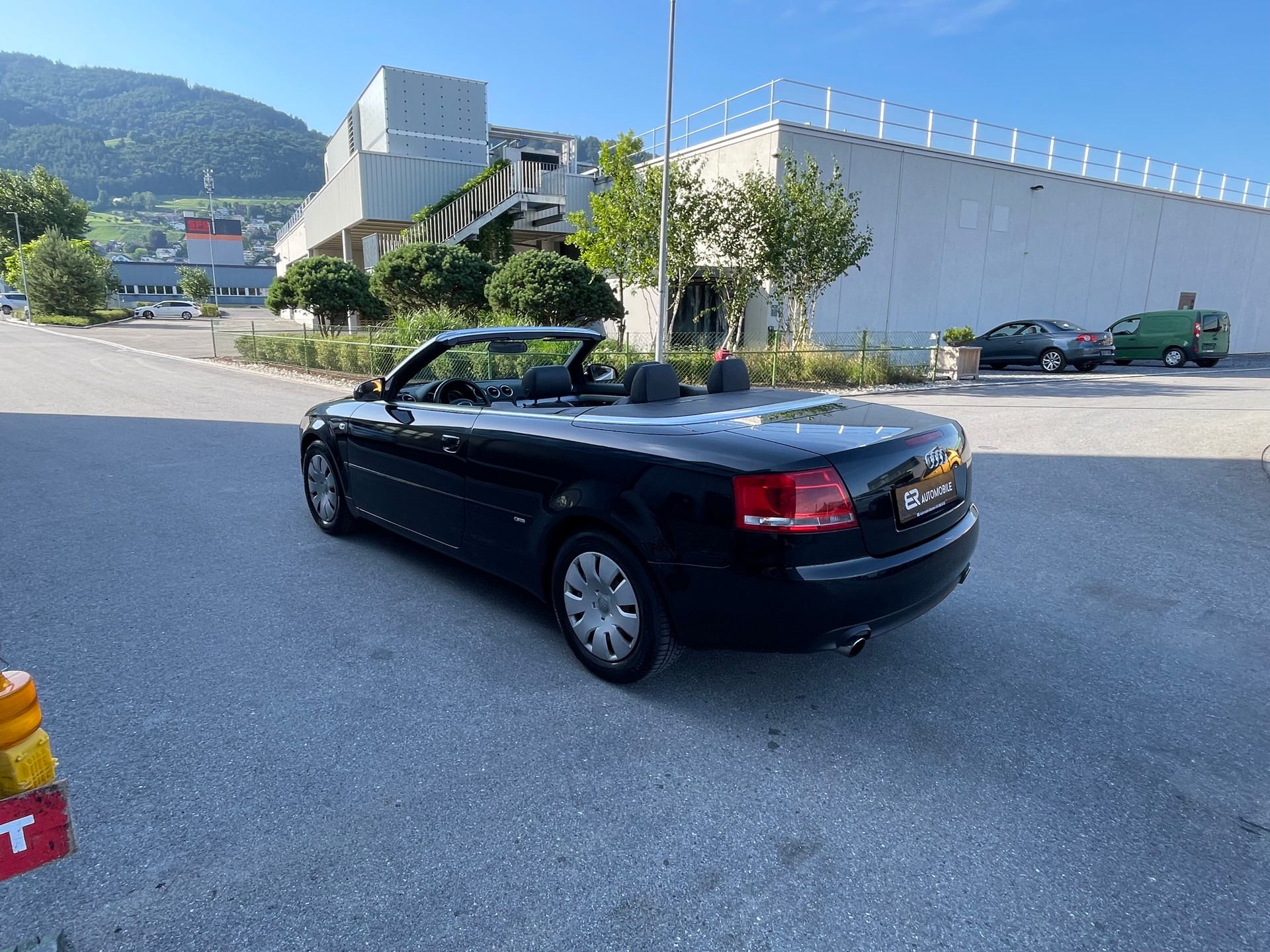 AUDI A4 Cabriolet 2.0T FSI-image-5
