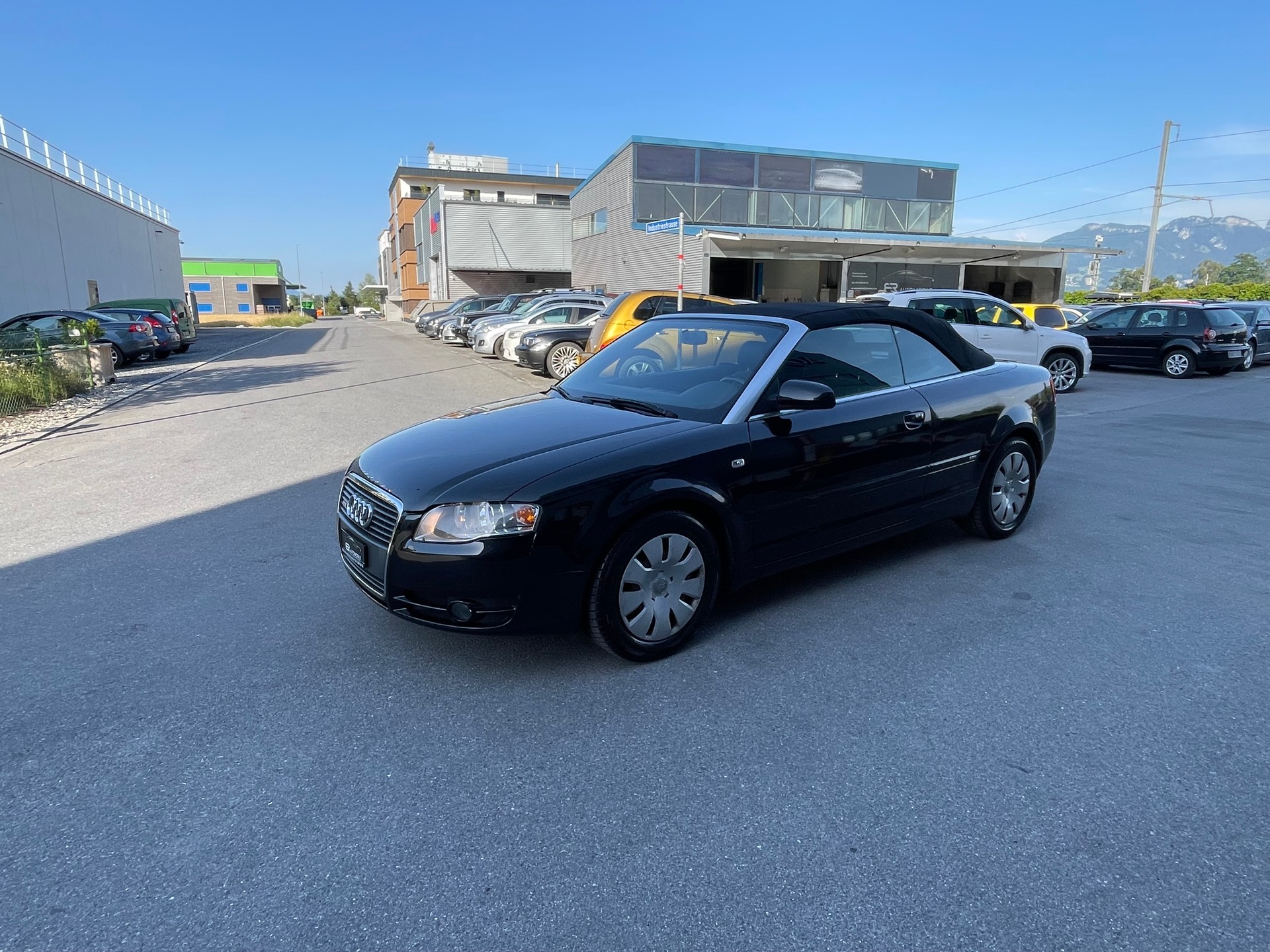 AUDI A4 Cabriolet 2.0T FSI-image-1