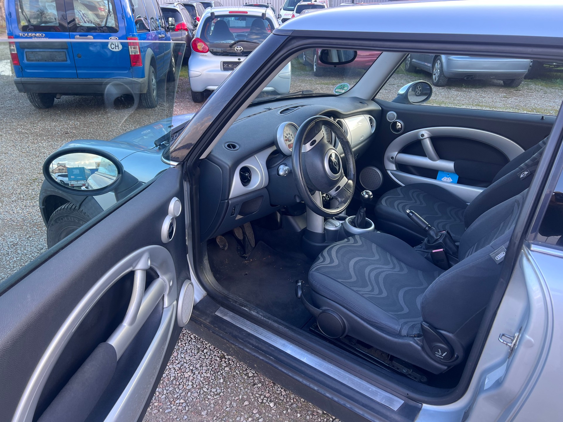 MINI One-image-9