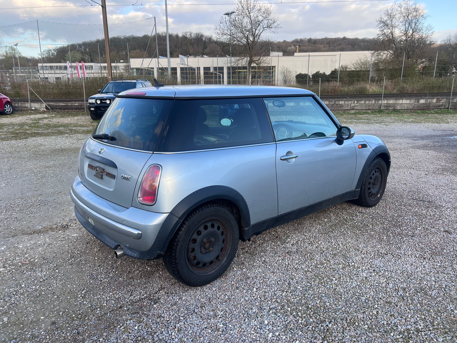 MINI One-image-3