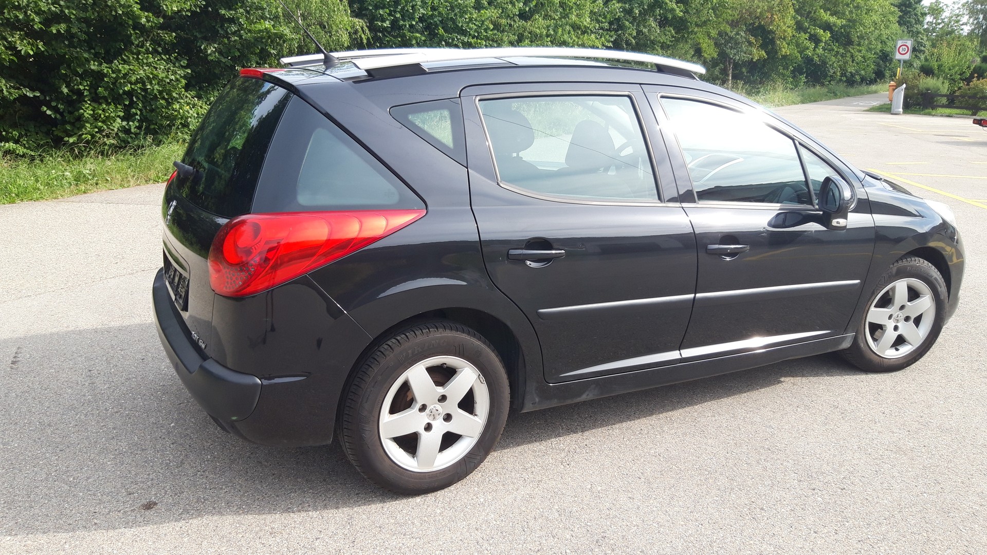 PEUGEOT SW 1.4 16V Active-image-3