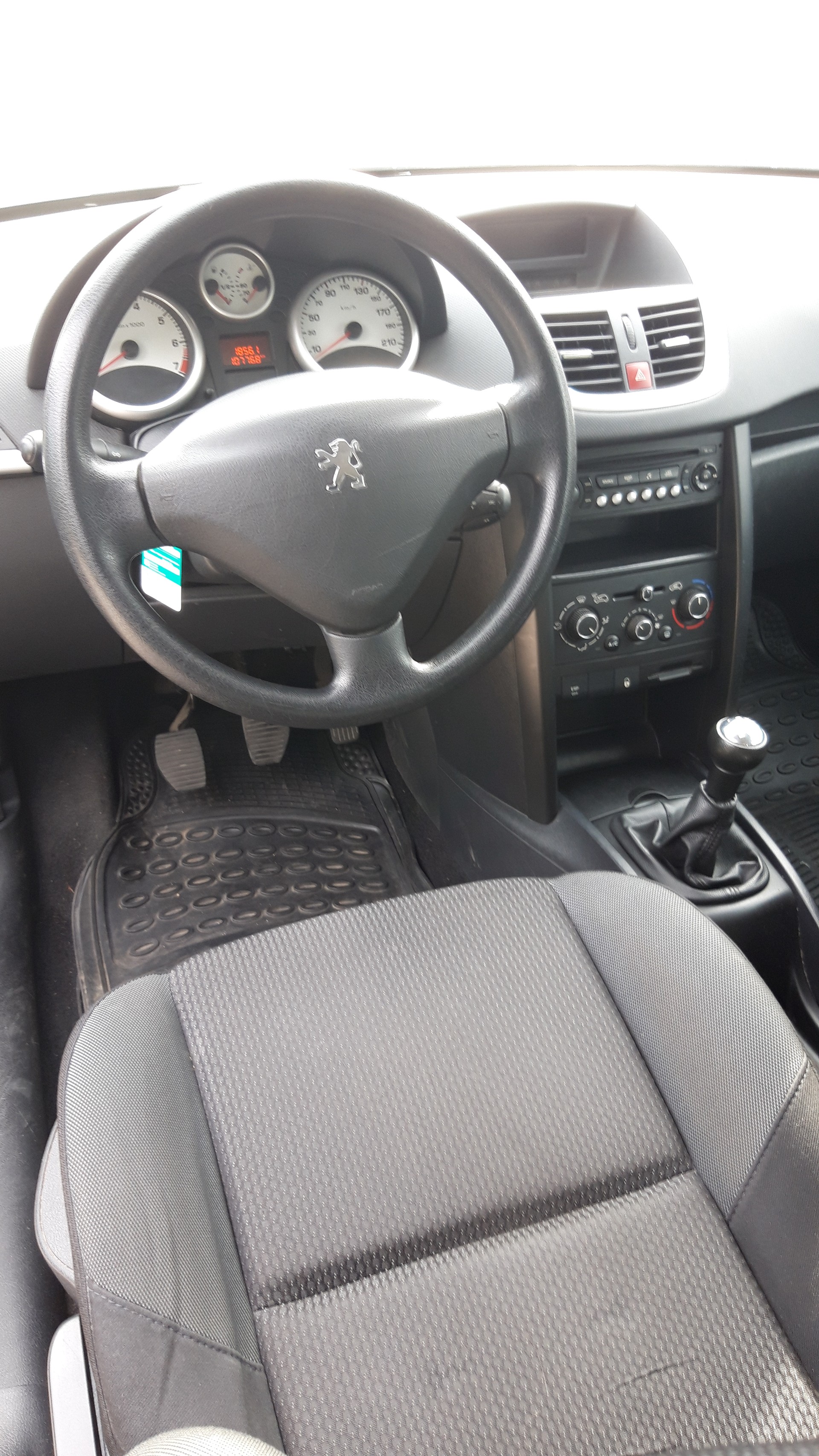 PEUGEOT 1.4 16V 95 Active-image-3