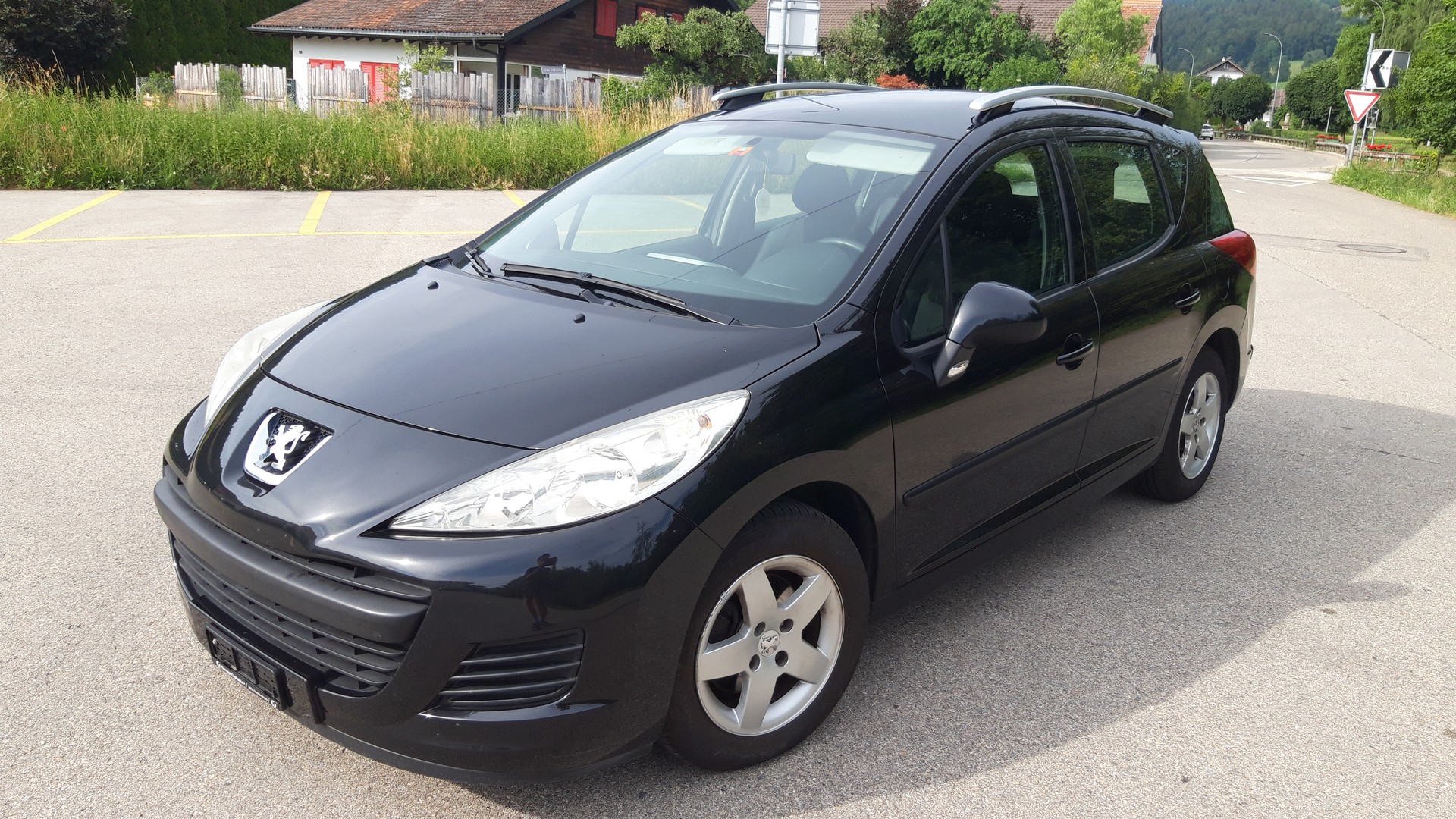 PEUGEOT SW 1.4 16V Active-image-1