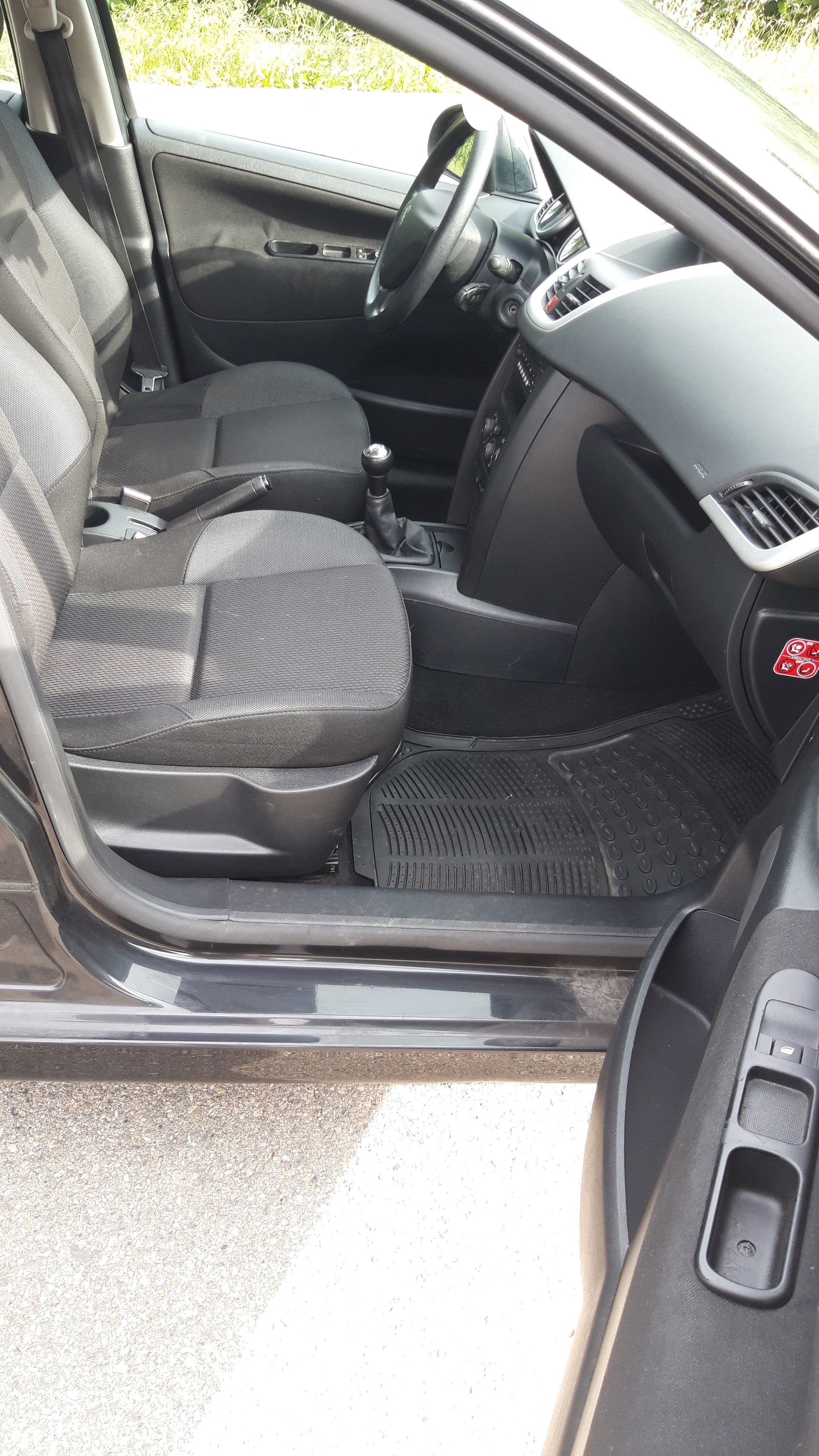 PEUGEOT SW 1.4 16V Active-image-9