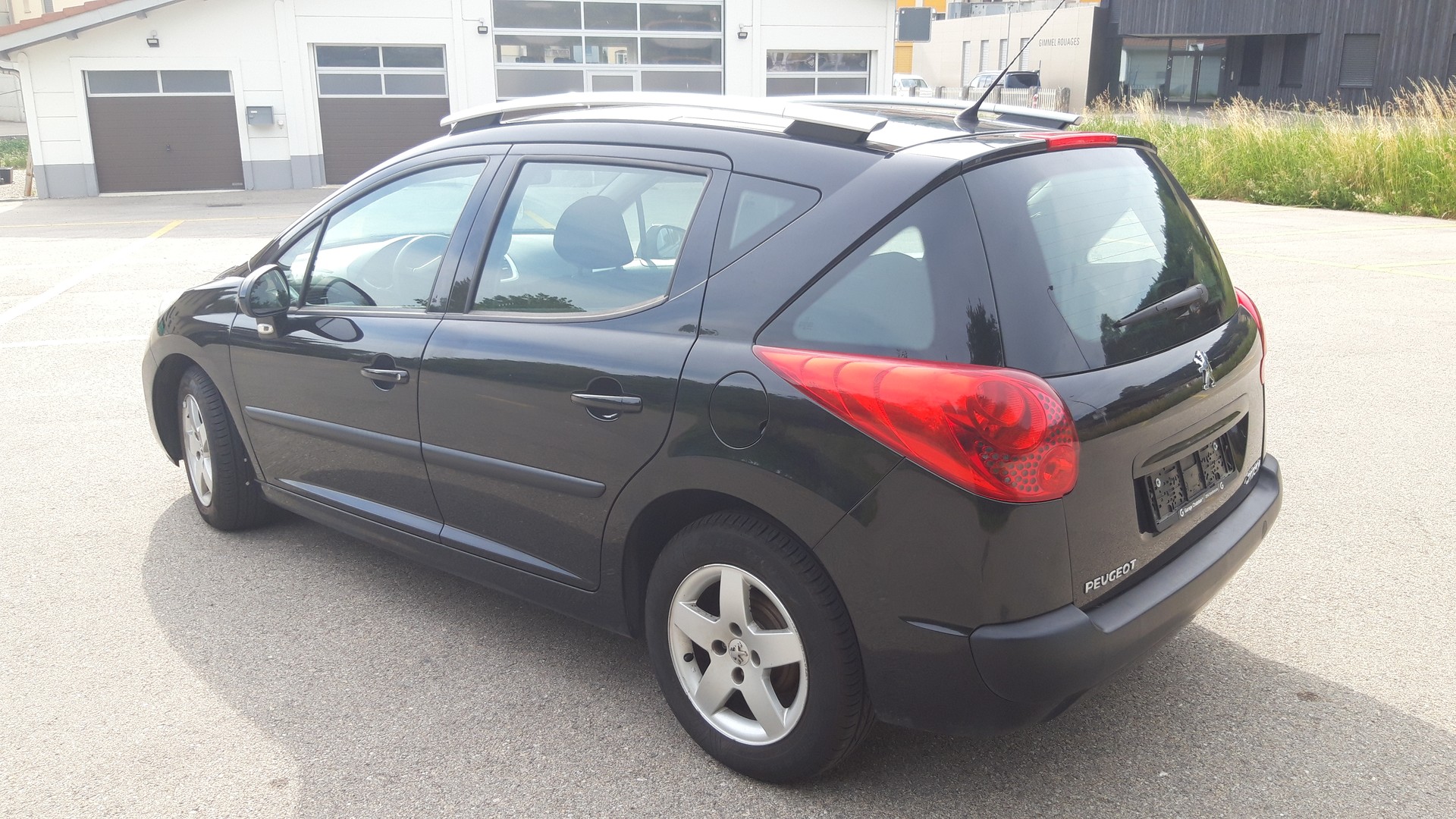 PEUGEOT 1.4 16V 95 Active-image-1
