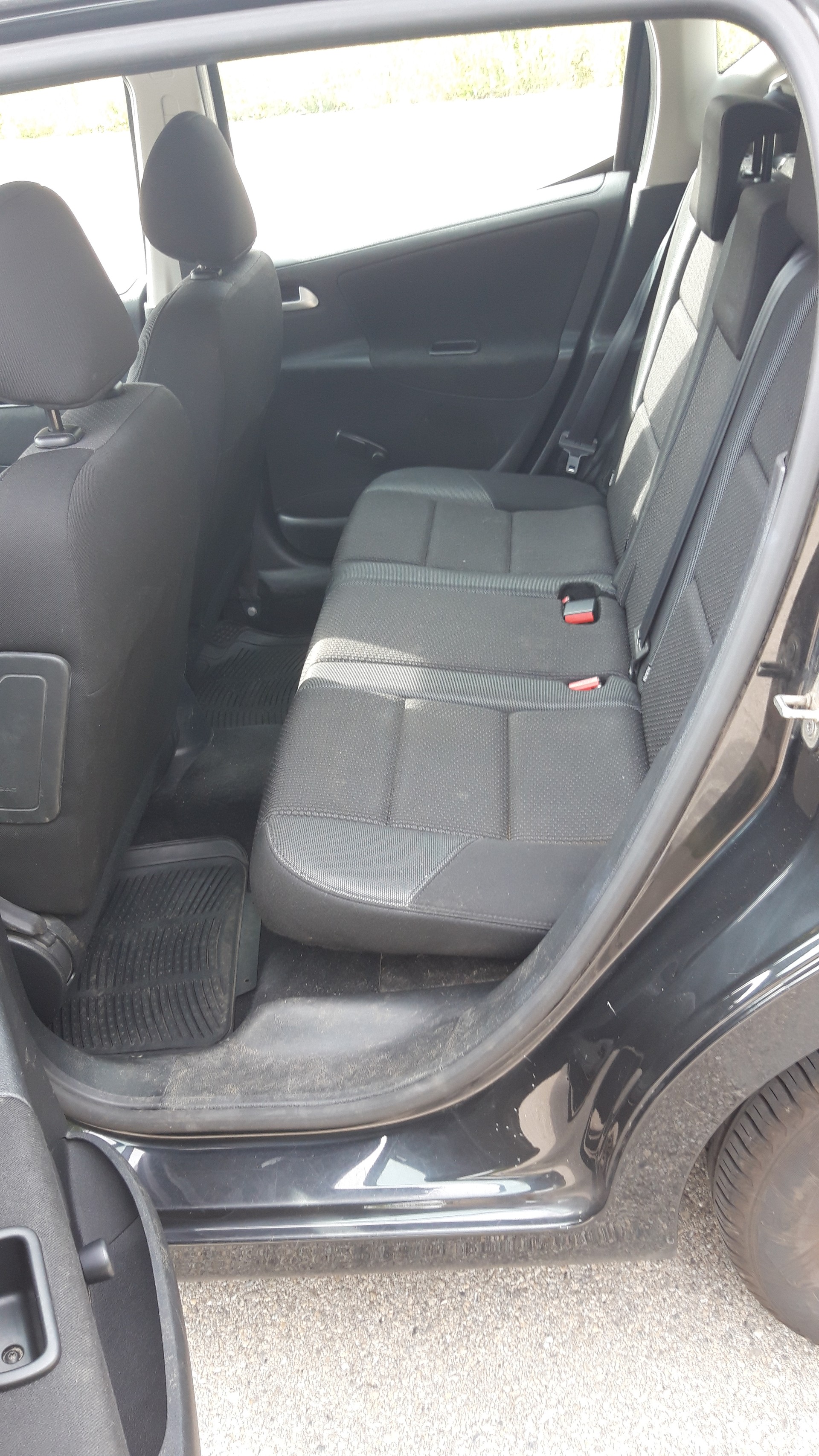 PEUGEOT 1.4 16V 95 Active-image-4