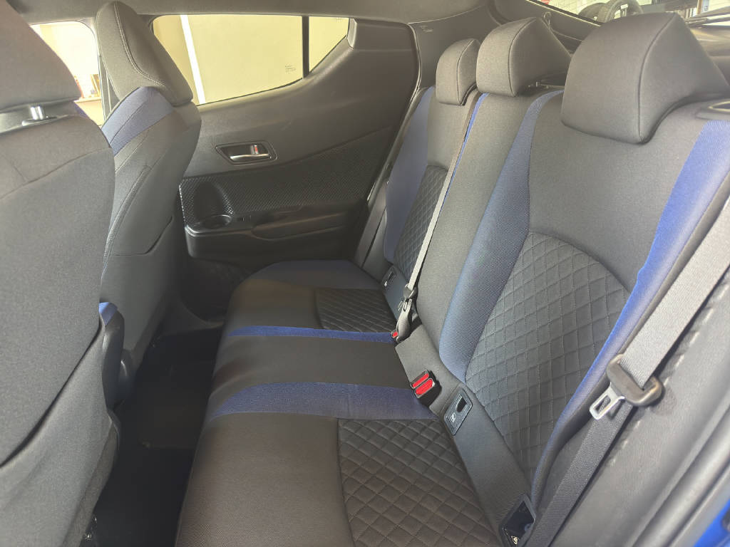 TOYOTA C-HR 2.0 VVTi HSD Style-image-14