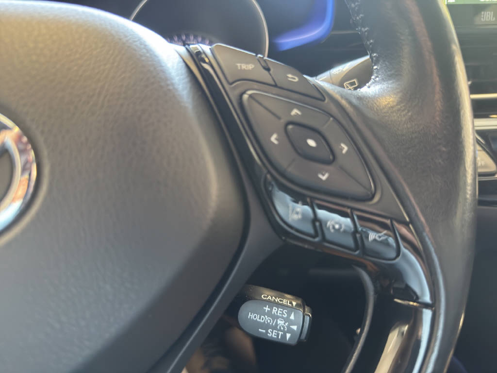 TOYOTA C-HR 2.0 VVTi HSD Style-image-8
