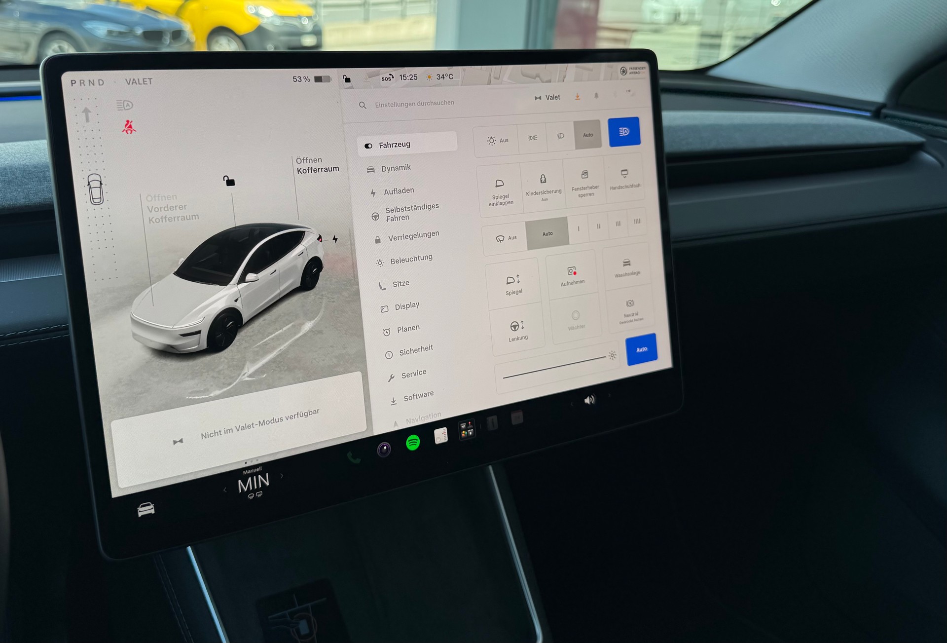 TESLA Model Y Long Range AWD-image-16