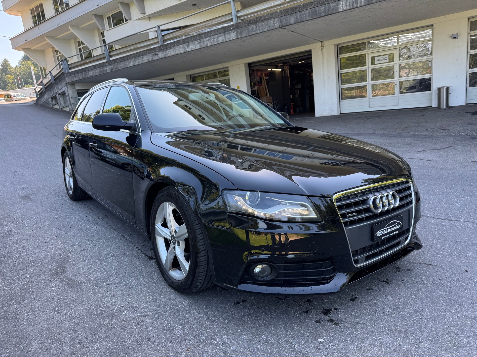 AUDI A4 Avant 2.0 TFSI quattro S-tronic-image-1