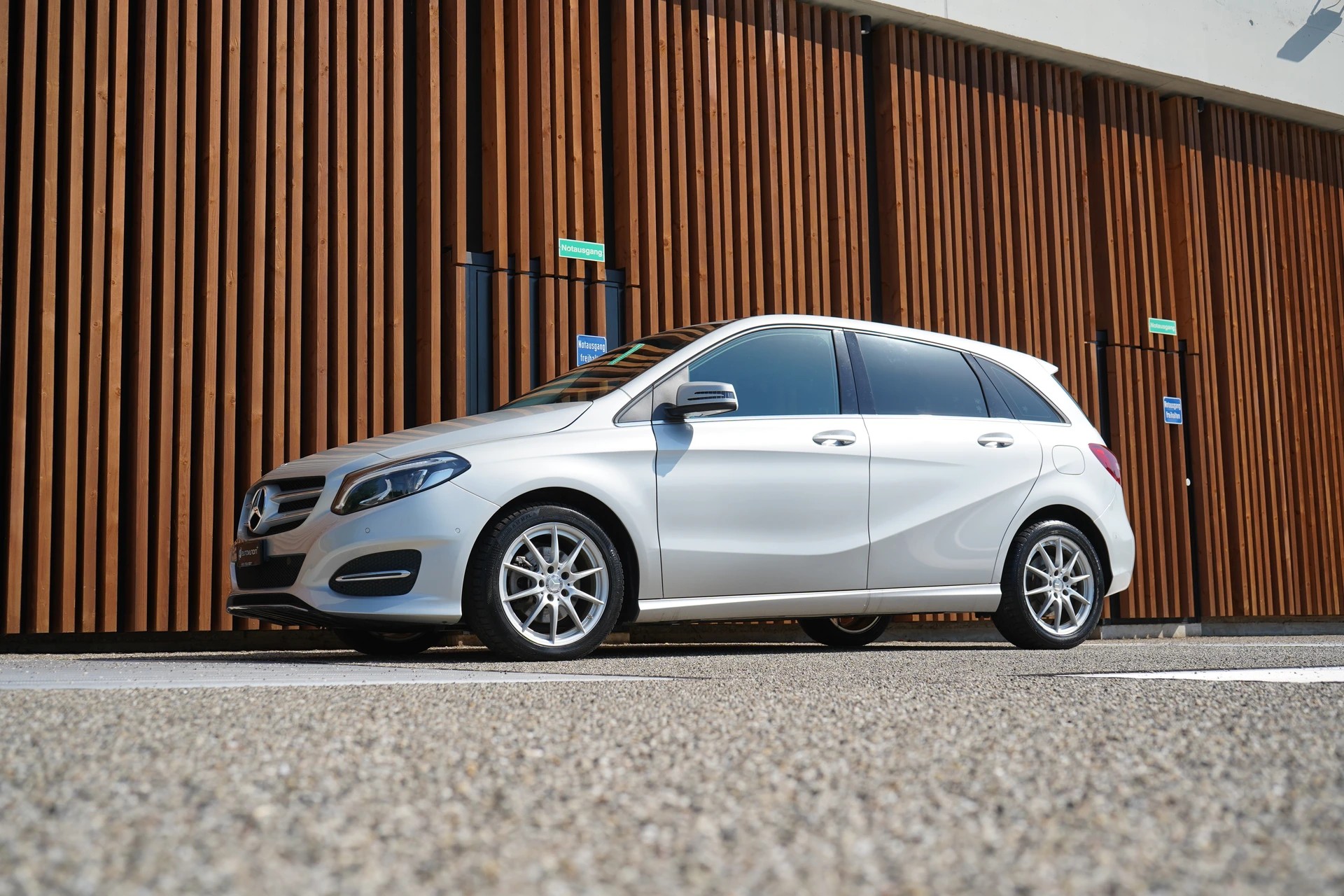 MERCEDES-BENZ B 220 CDI SWISS STAR EDITION 4MATIC 7G-DCT l 177 PS-image-9