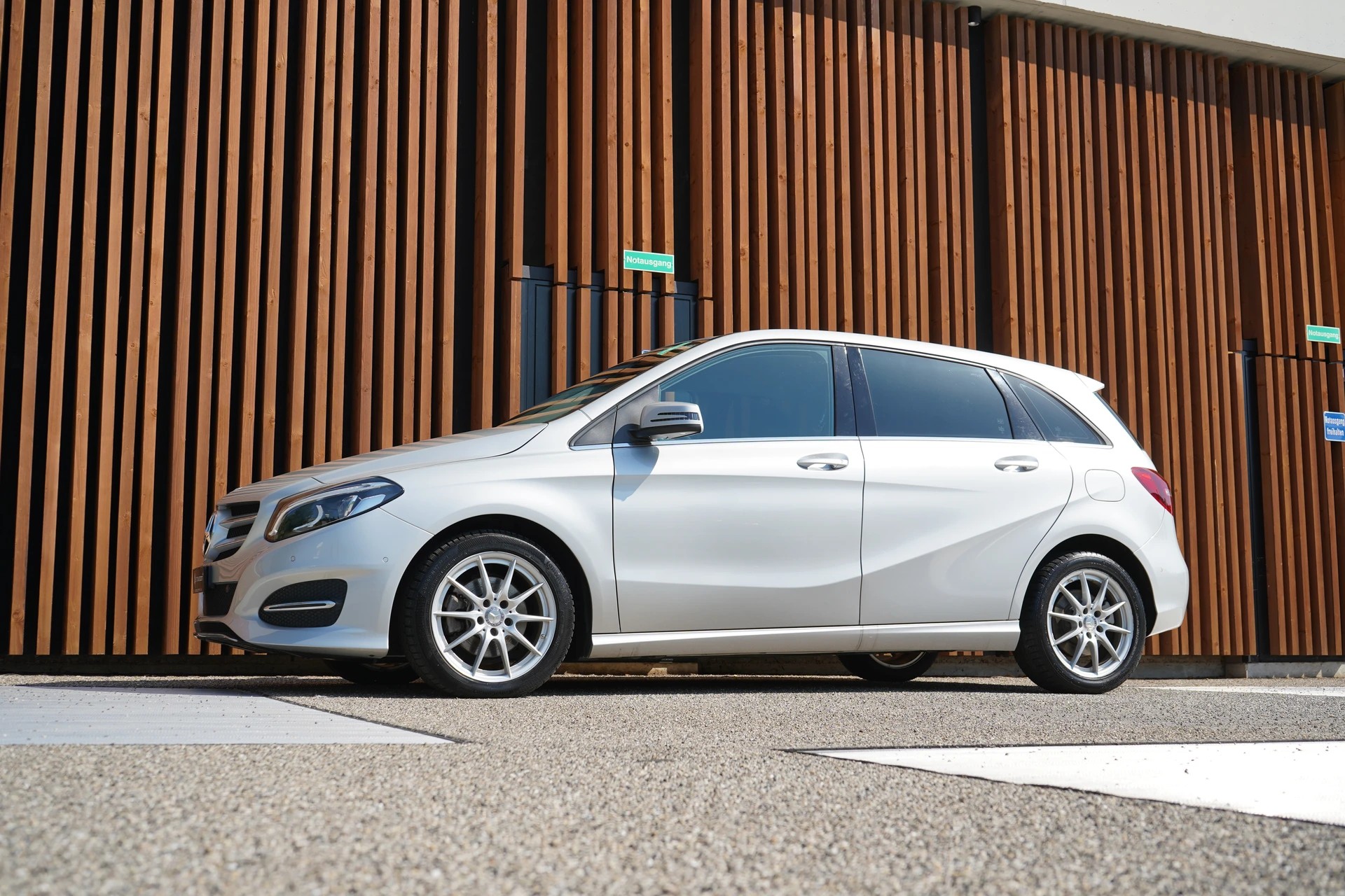 MERCEDES-BENZ B 220 CDI SWISS STAR EDITION 4MATIC 7G-DCT l 177 PS-image-6