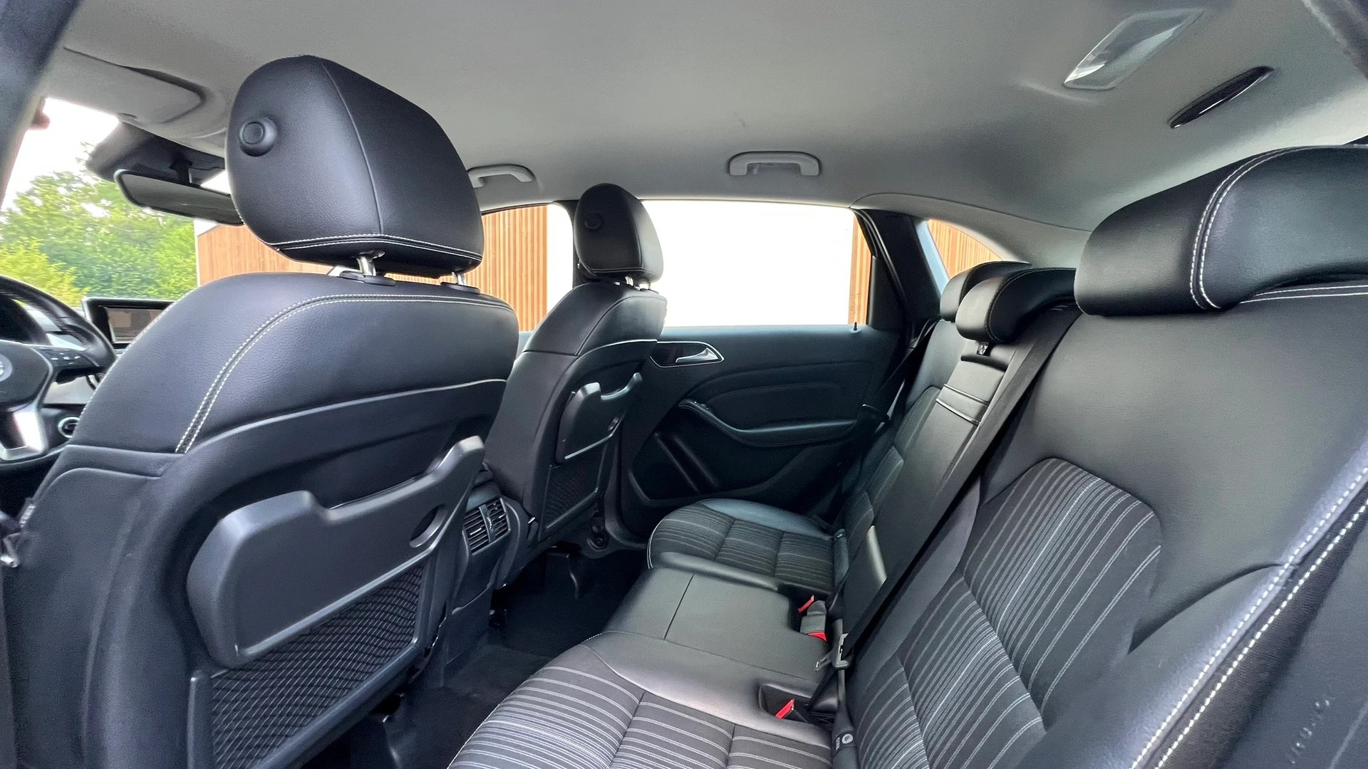 MERCEDES-BENZ B 220 CDI SWISS STAR EDITION 4MATIC 7G-DCT l 177 PS-image-28