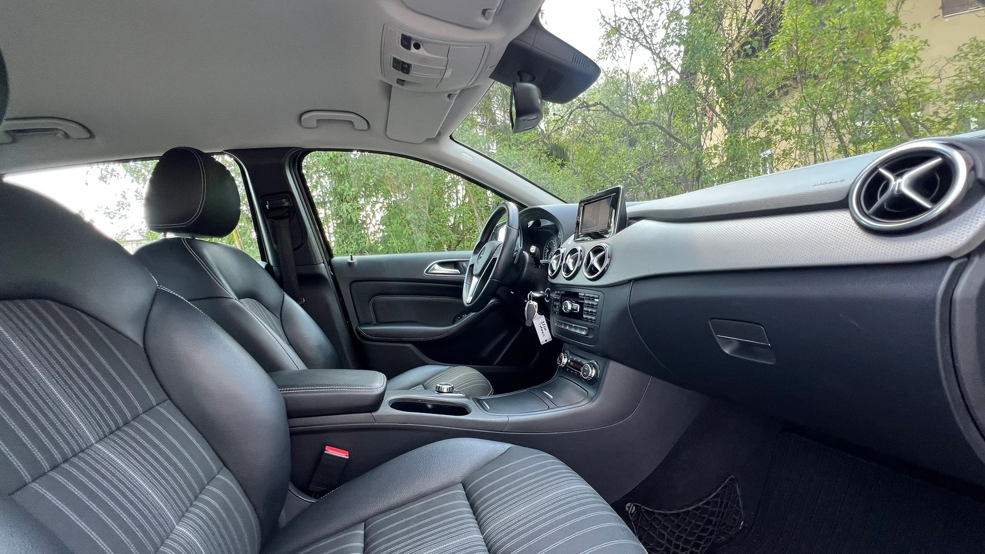 MERCEDES-BENZ B 220 CDI SWISS STAR EDITION 4MATIC 7G-DCT l 177 PS-image-25