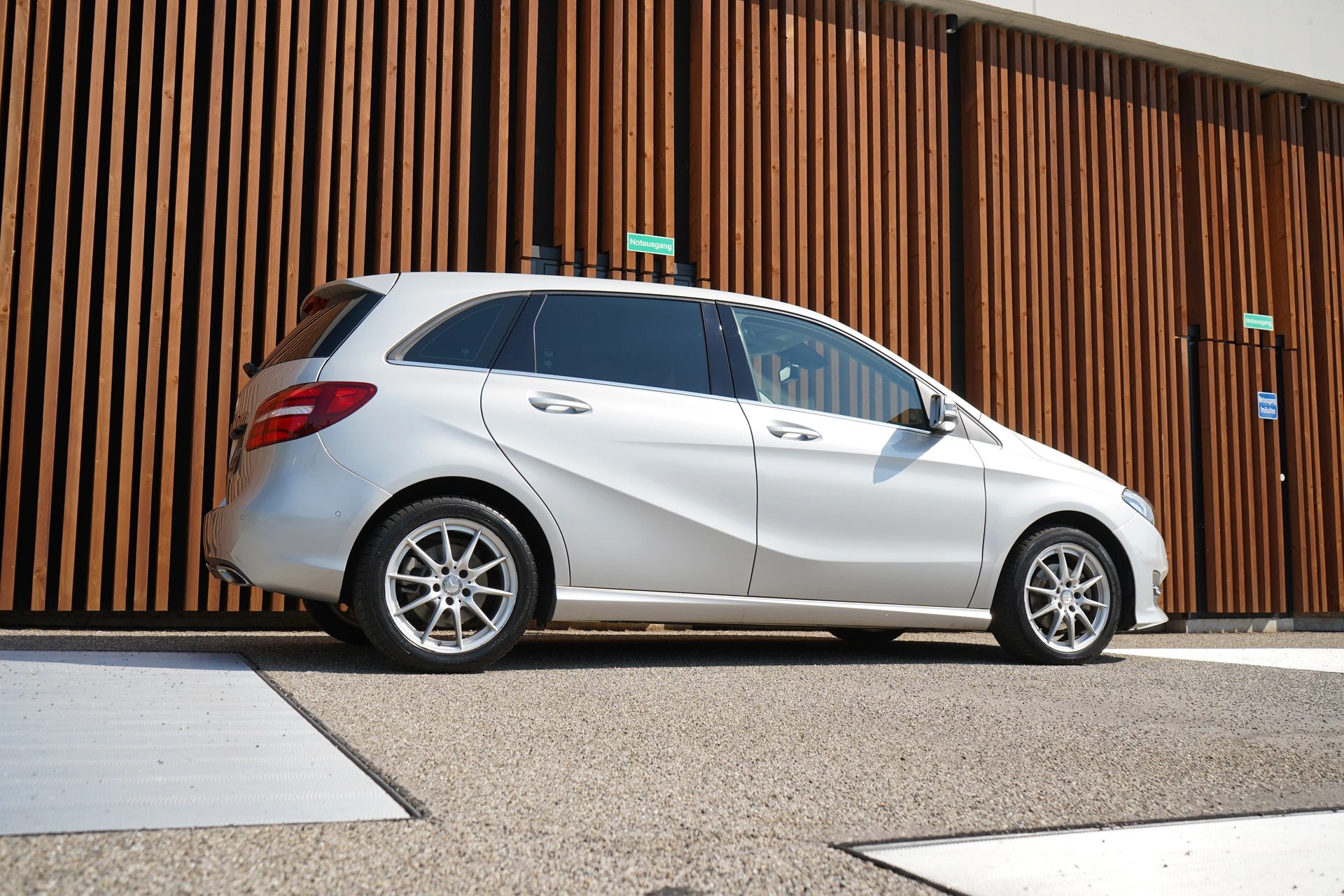 MERCEDES-BENZ B 220 CDI SWISS STAR EDITION 4MATIC 7G-DCT l 177 PS-image-10