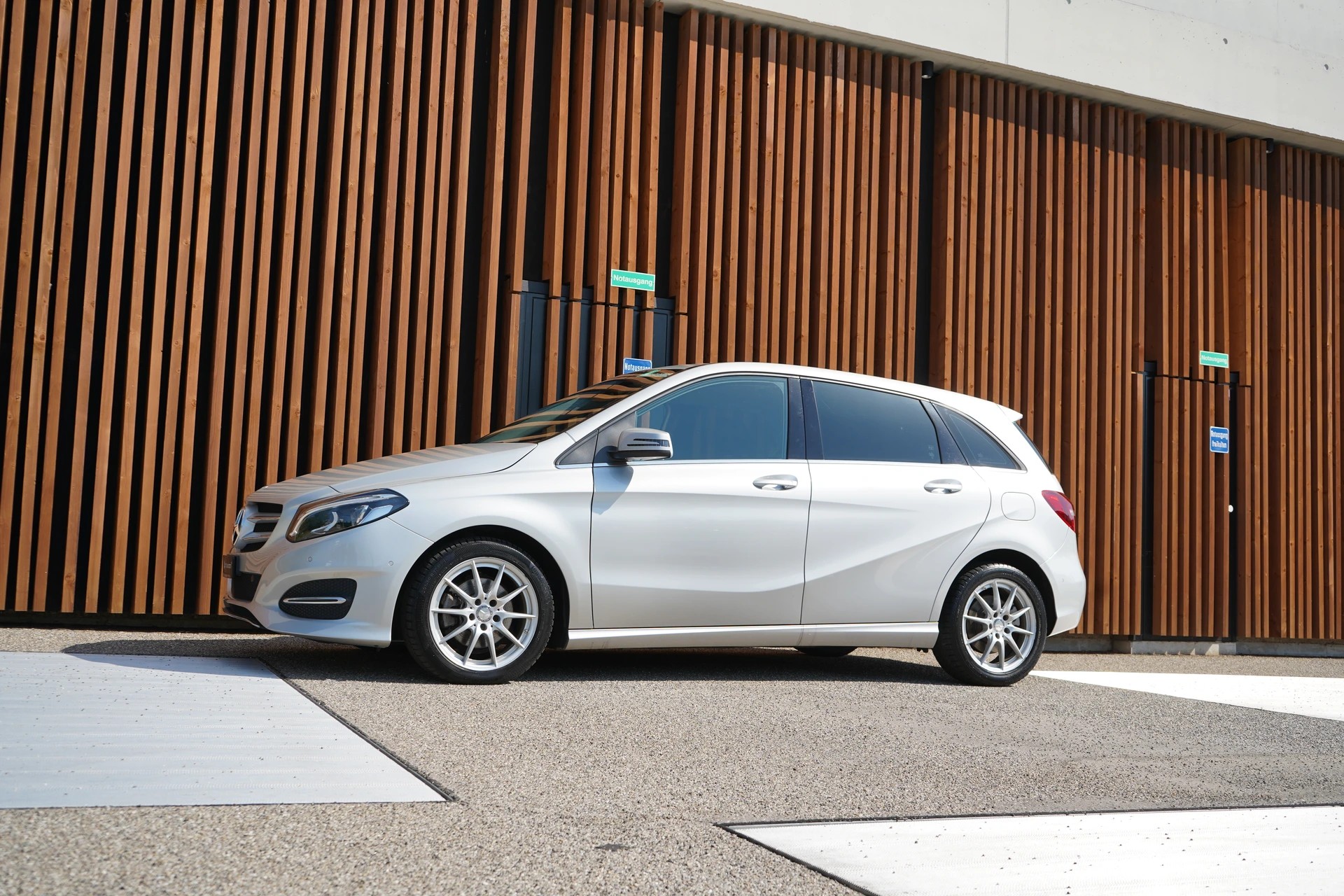 MERCEDES-BENZ B 220 CDI SWISS STAR EDITION 4MATIC 7G-DCT l 177 PS-image-7