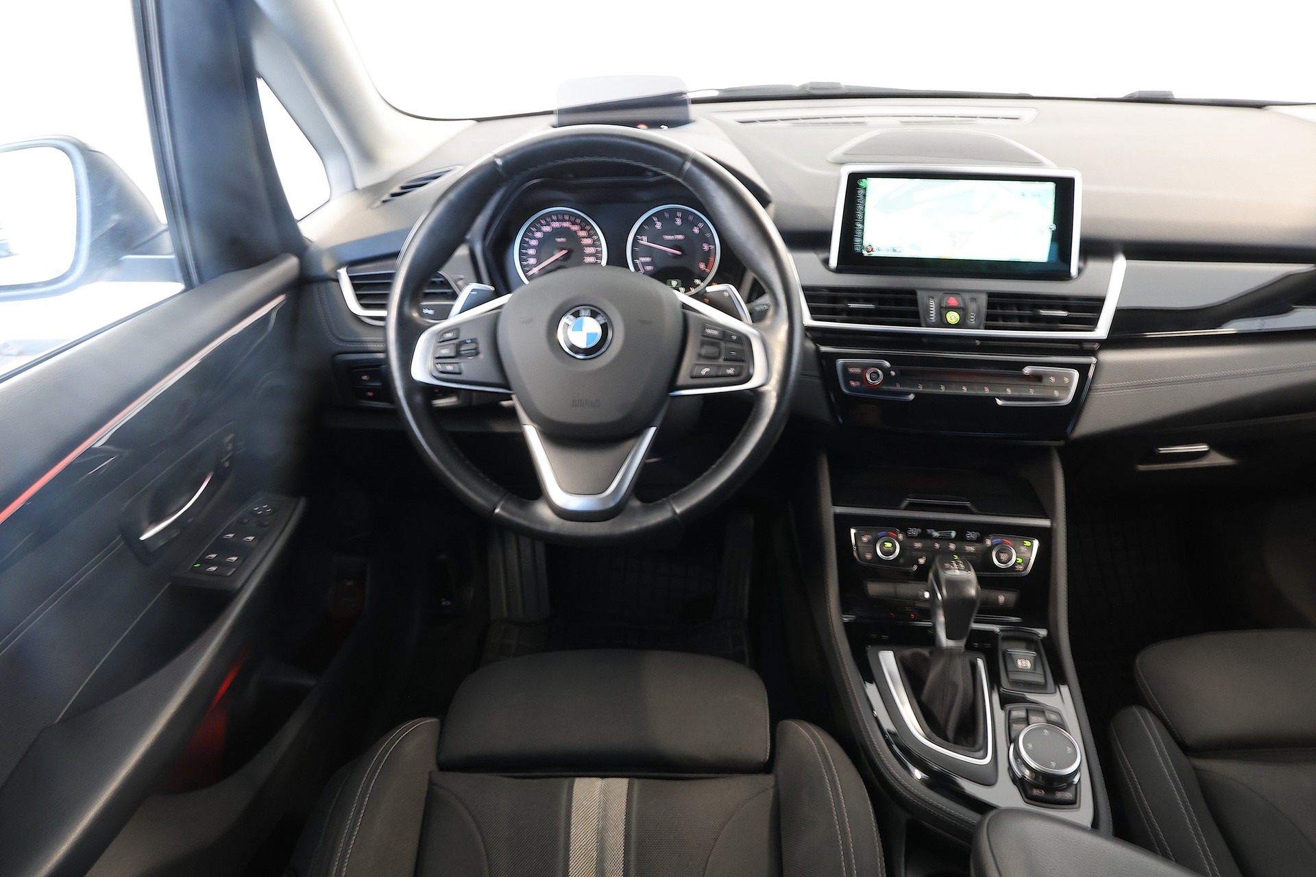 BMW 220d xDrive Active Tourer Sport Line Steptronic-image-9