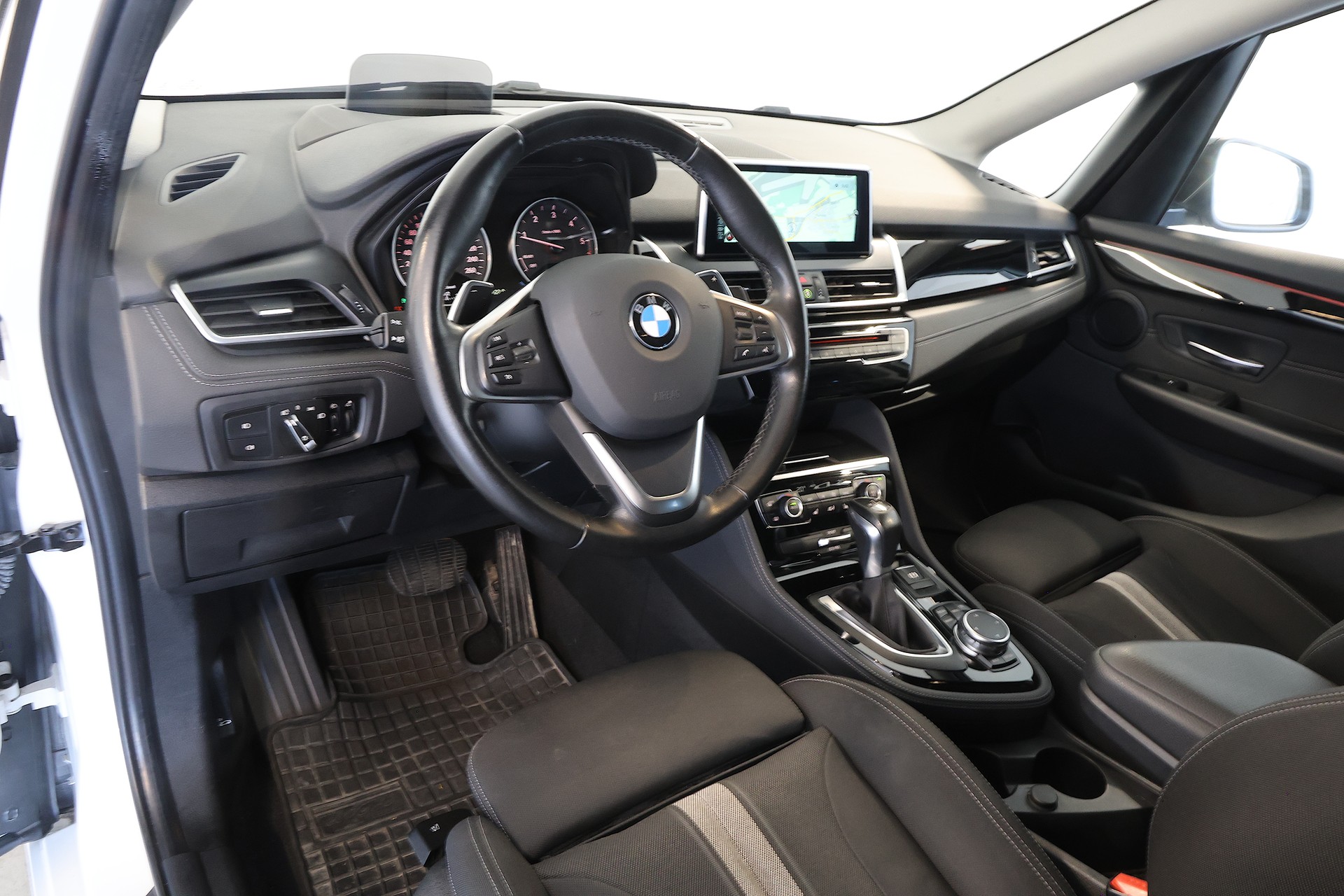 BMW 220d xDrive Active Tourer Sport Line Steptronic-image-7