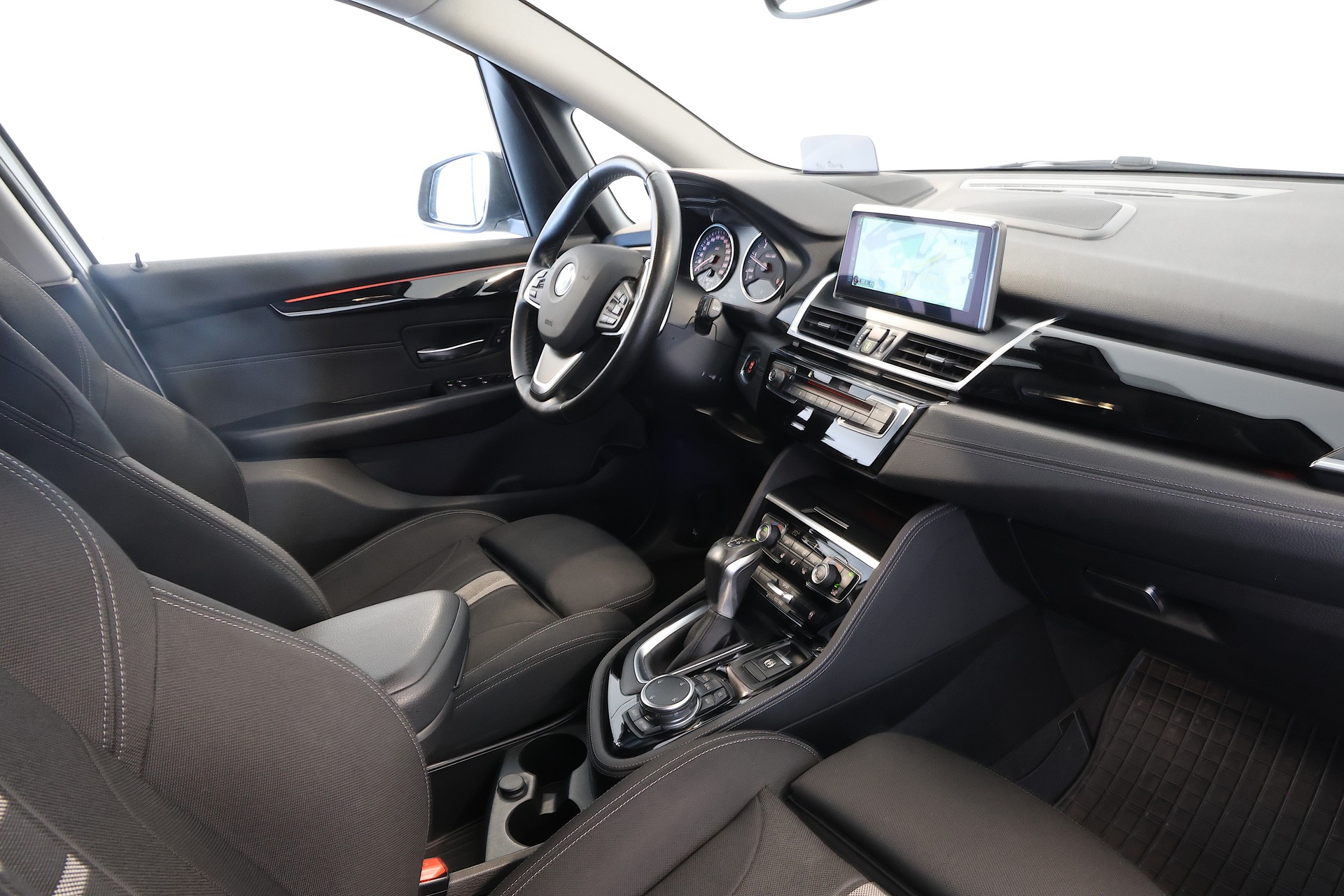 BMW 220d xDrive Active Tourer Sport Line Steptronic-image-13