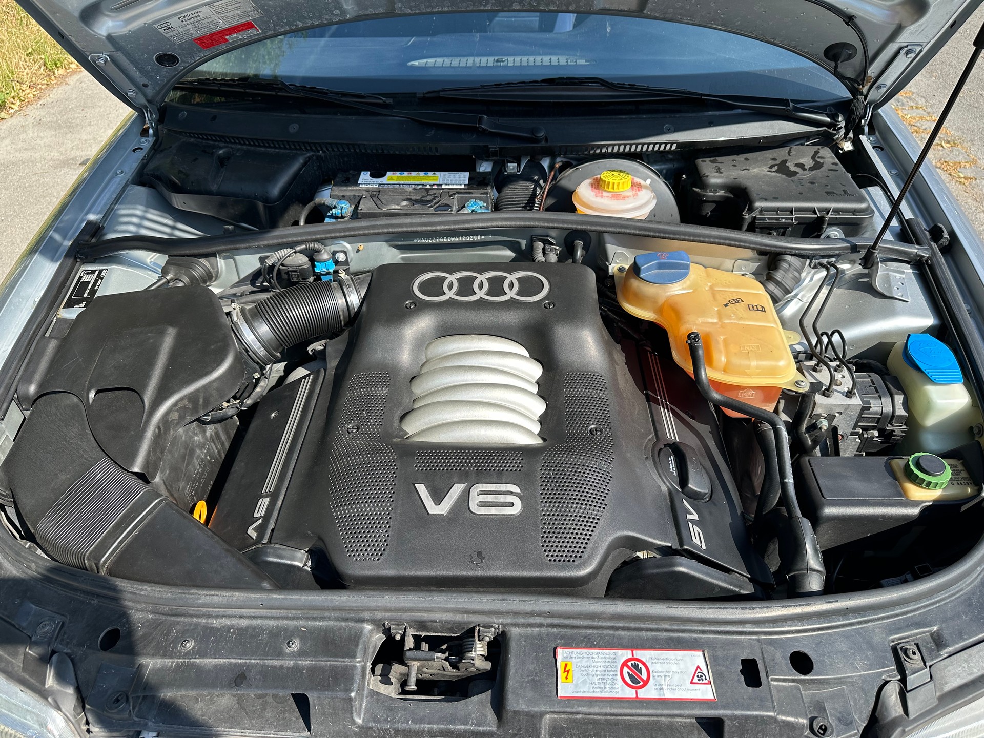 AUDI A4 2.4 Ambition FIXPREIS-image-13