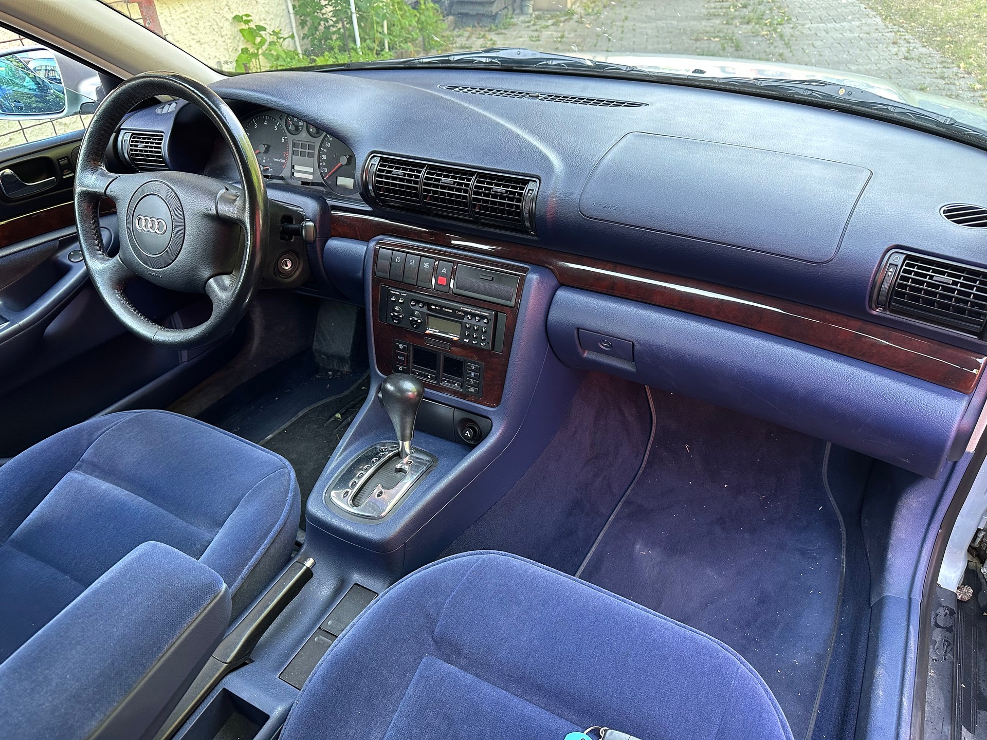AUDI A4 2.4 Ambition FIXPREIS-image-17