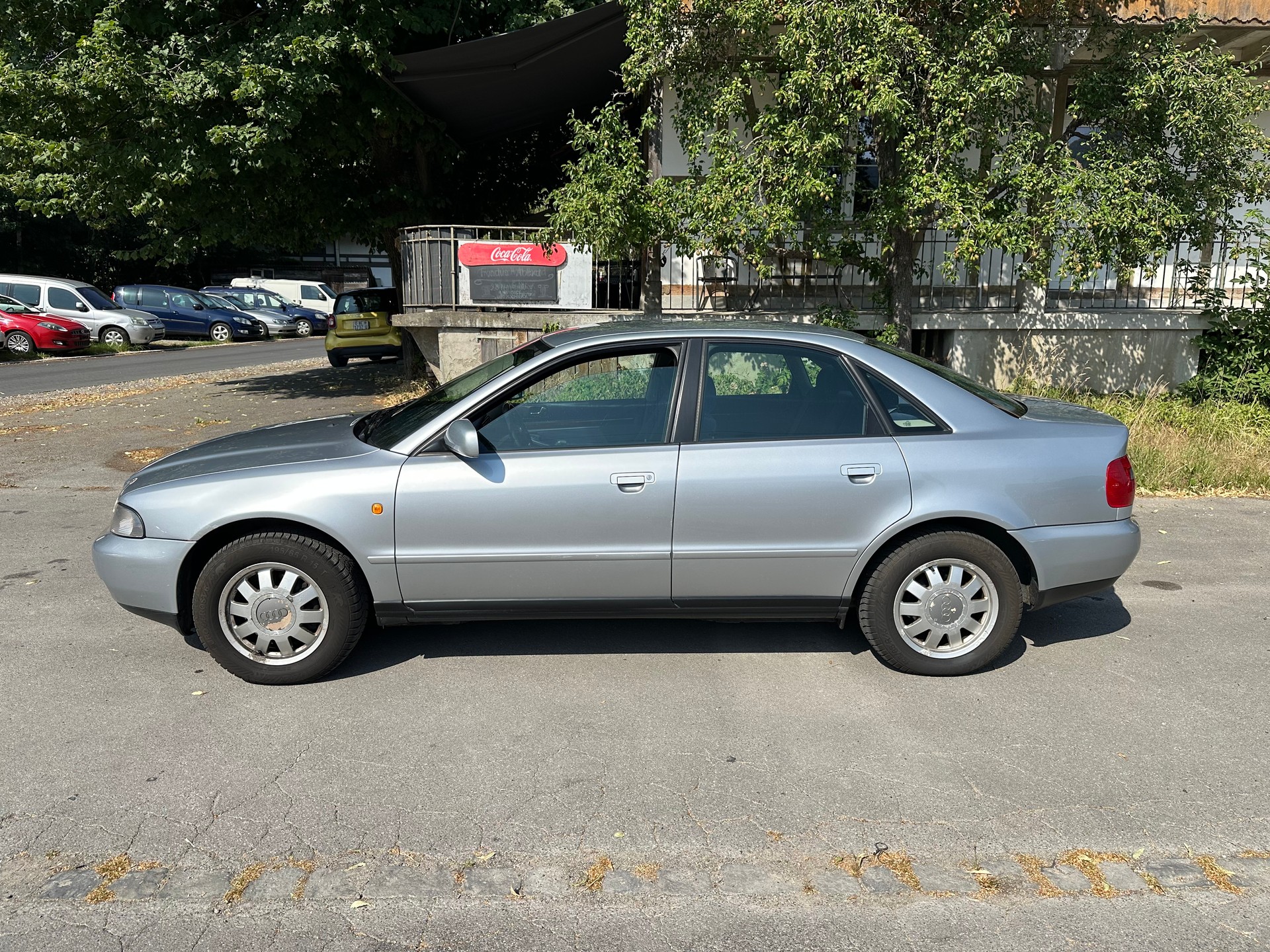 AUDI A4 2.4 Ambition FIXPREIS-image-0