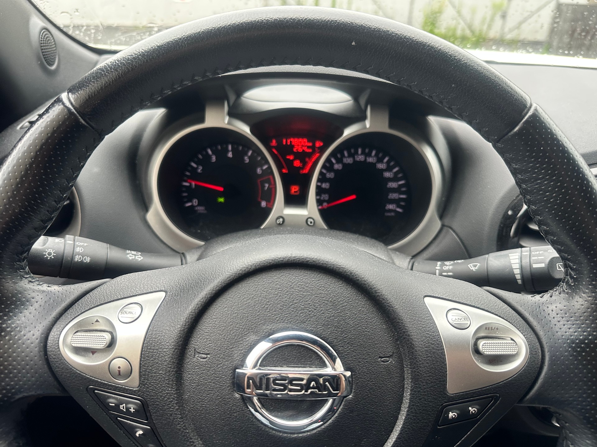 NISSAN Juke 1.6 DIG-T tekna 4x4 Xtronic M-CVT-image-9