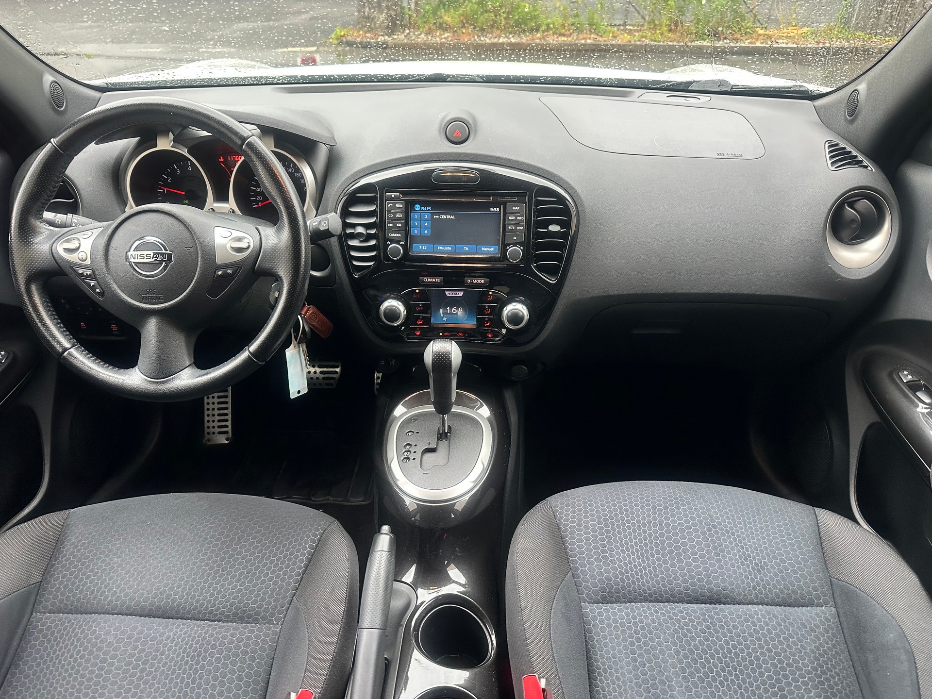 NISSAN Juke 1.6 DIG-T tekna 4x4 Xtronic M-CVT-image-10
