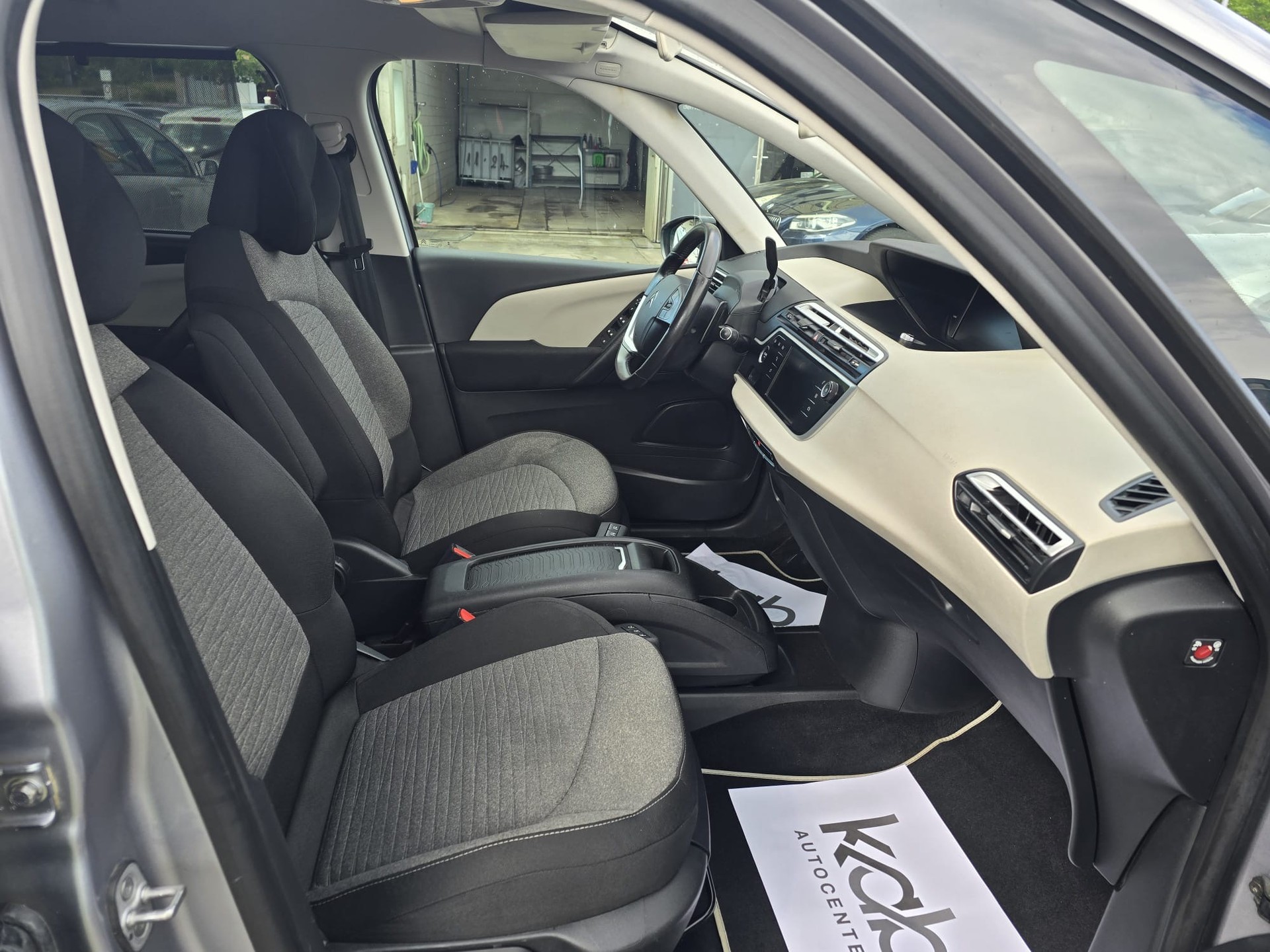 CITROEN Grand C4 Spacetourer 2.0 BlueHDi Feel Edition EAT8-image-15