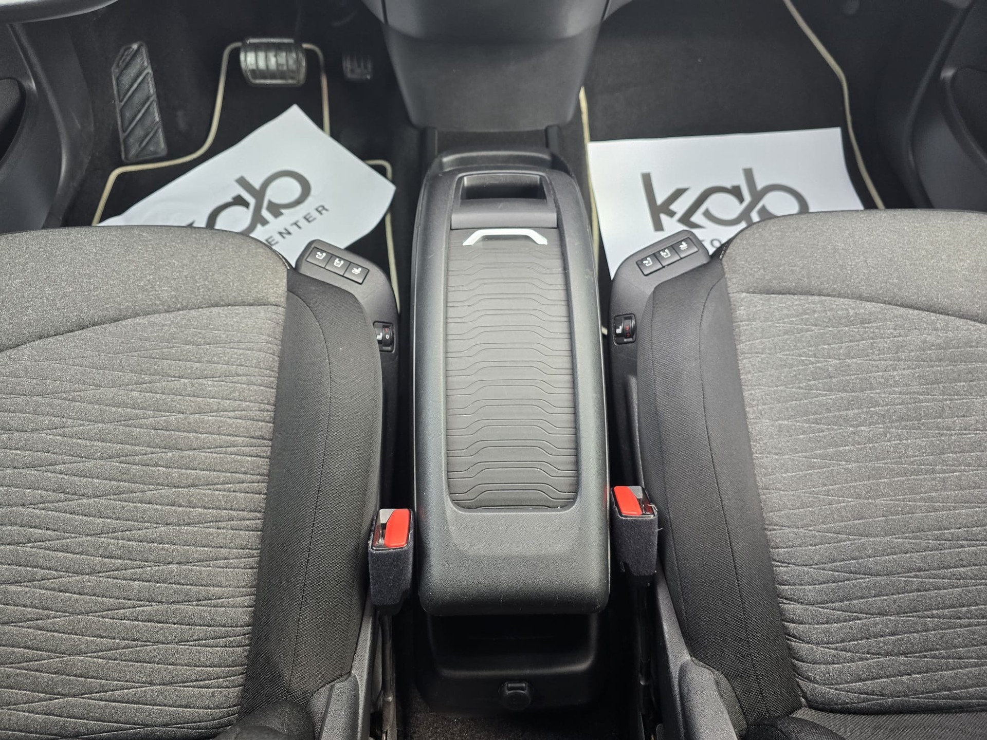 CITROEN Grand C4 Spacetourer 2.0 BlueHDi Feel Edition EAT8-image-13