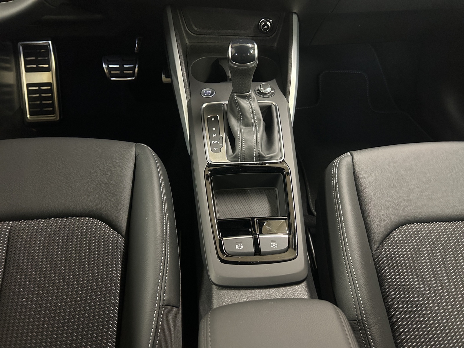 AUDI Q2 35 TFSI advanced S-tronic-image-9