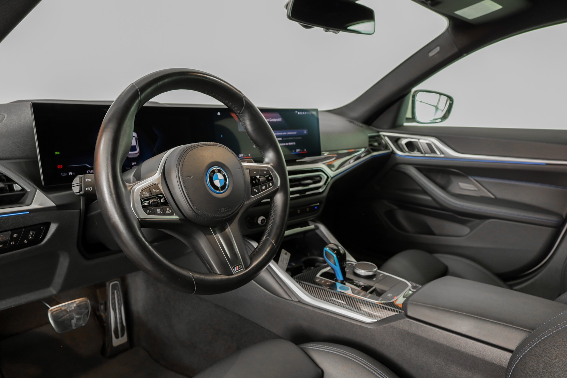 BMW i4 eDrive 35 M Sport Pro-image-9