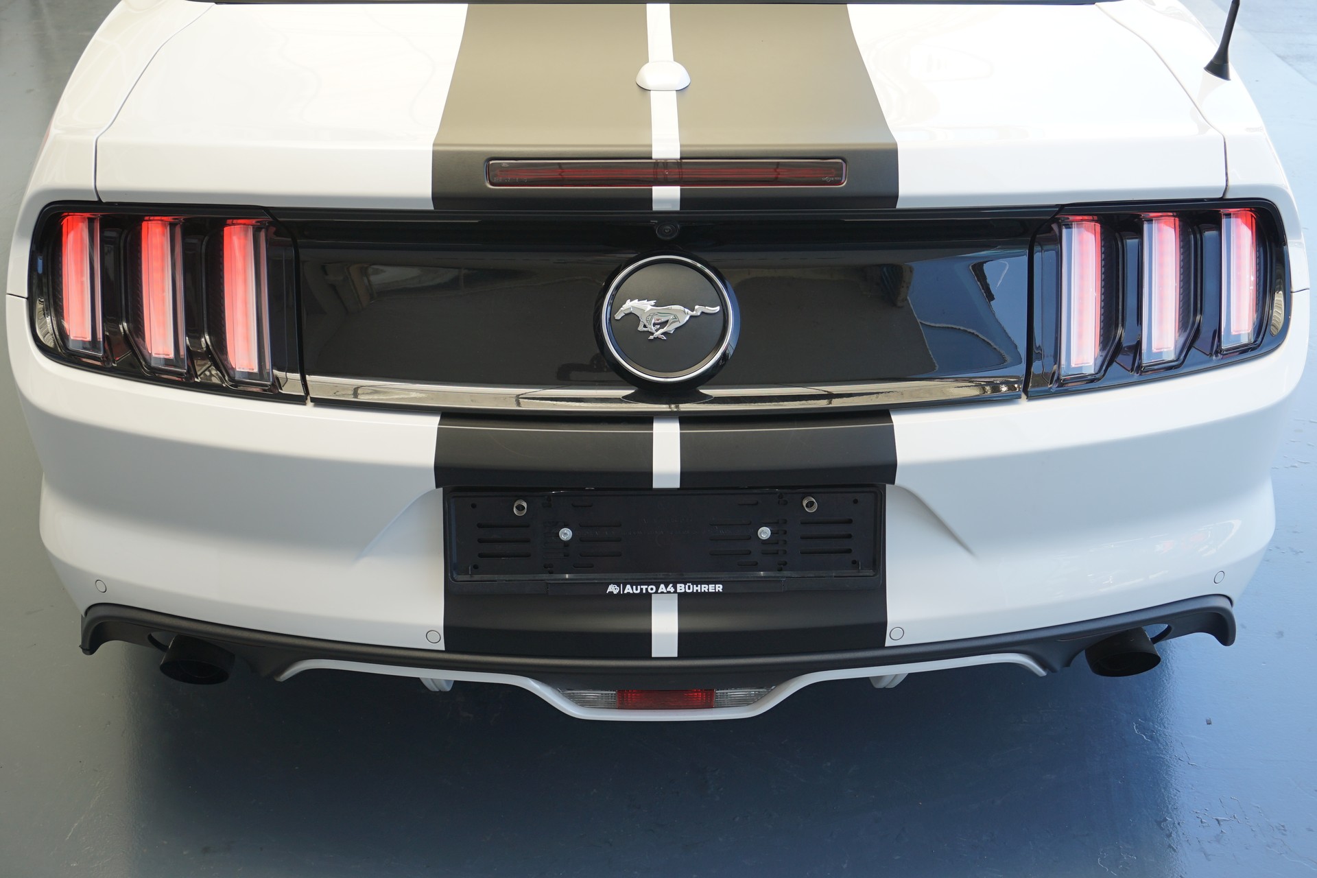 FORD Mustang Convertible 2.3 T Automat 317 PS-image-17
