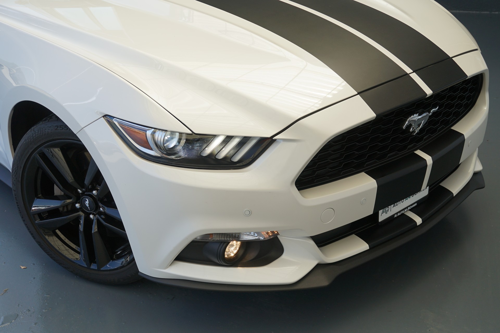 FORD Mustang Convertible 2.3 T Automat 317 PS-image-16