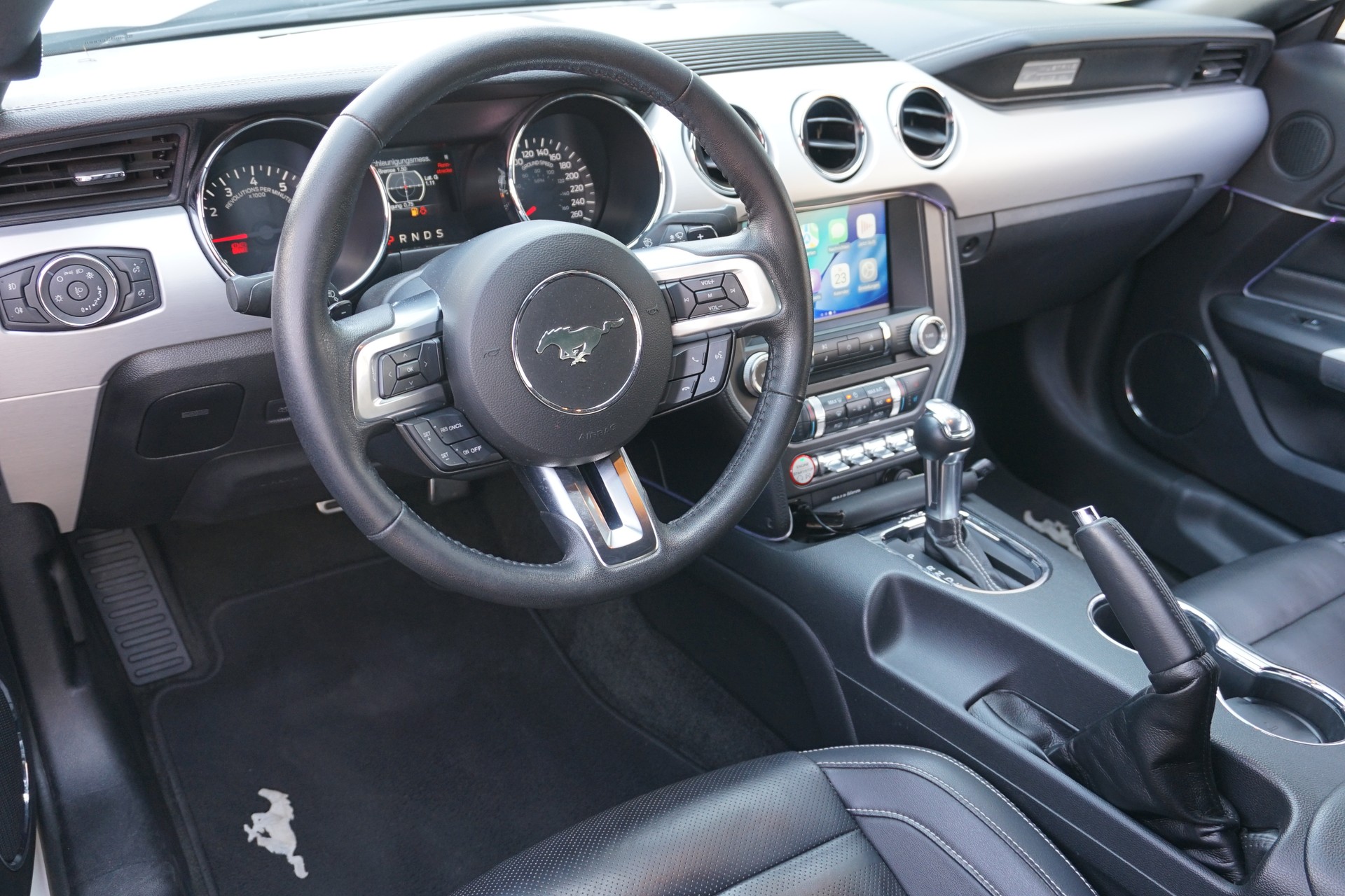 FORD Mustang Convertible 2.3 T Automat 317 PS-image-26