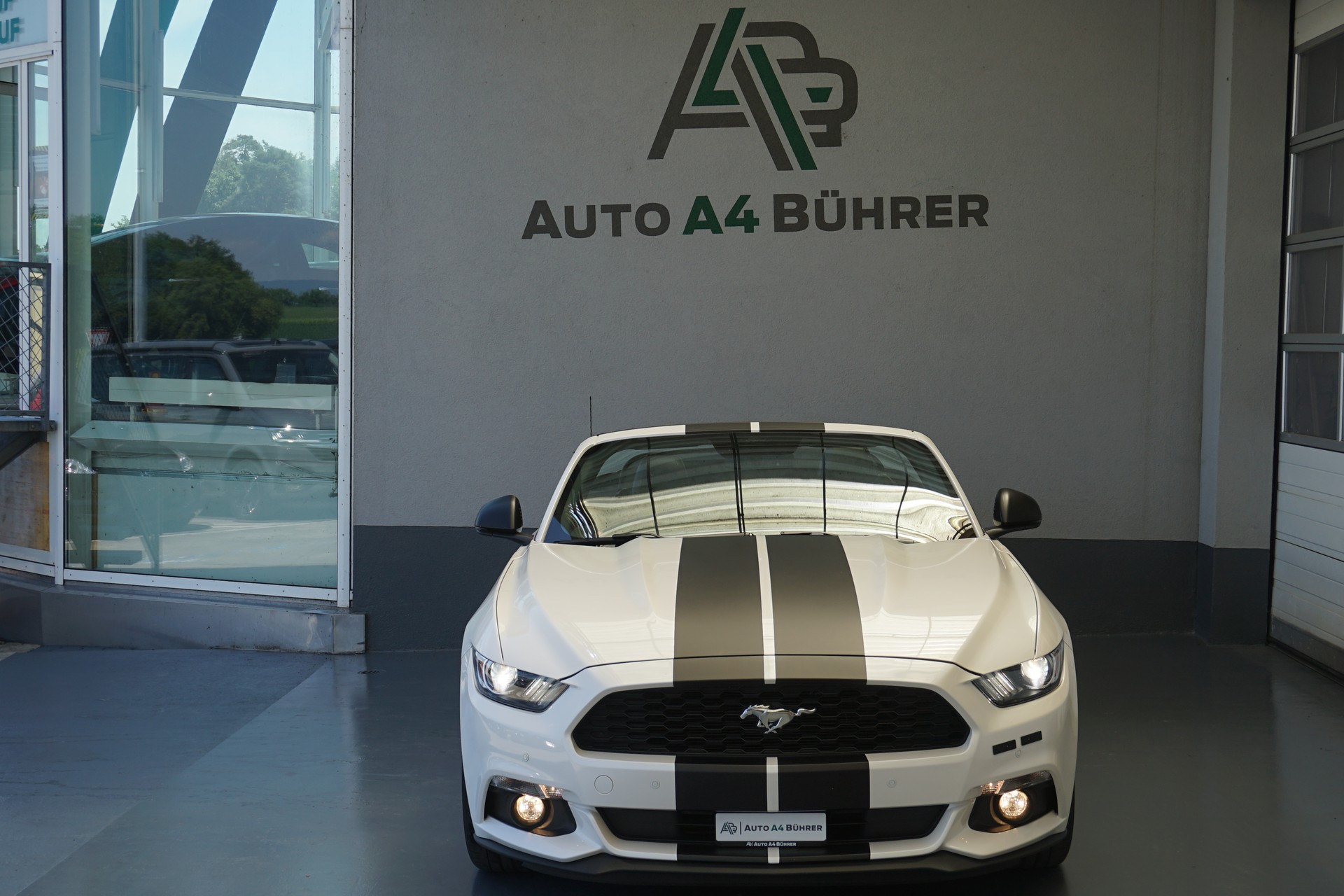 FORD Mustang Convertible 2.3 T Automat 317 PS-image-15