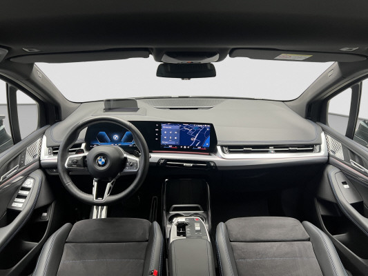 BMW 223i Active Tourer-image-10