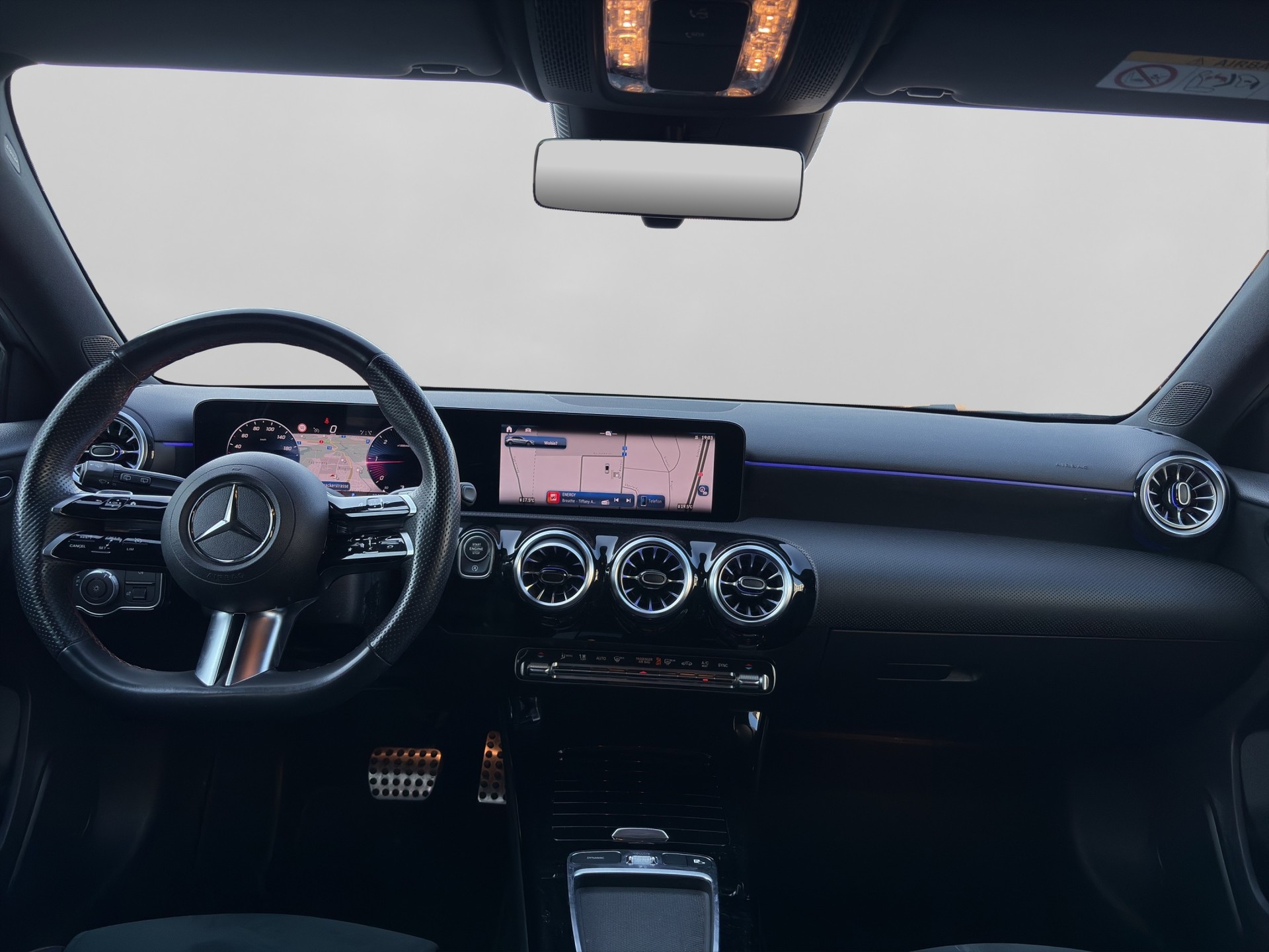 MERCEDES-BENZ A 200 d AMG Line 8G-DCT-image-8