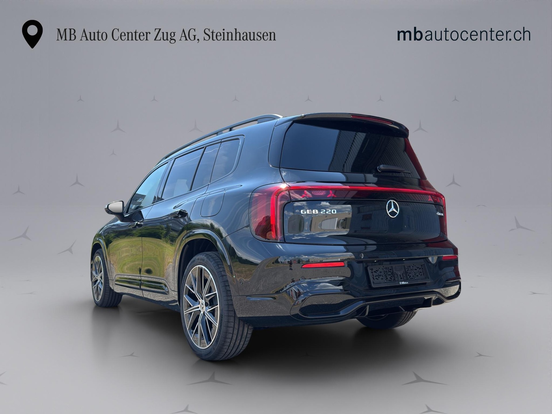 MERCEDES-BENZ GLB 220 4matic-image-3
